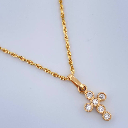 Set Cadena y Dije Lazo + Cruz 1.55gr / 17 3/4 in / 1mm Oro Amarillo 18K %