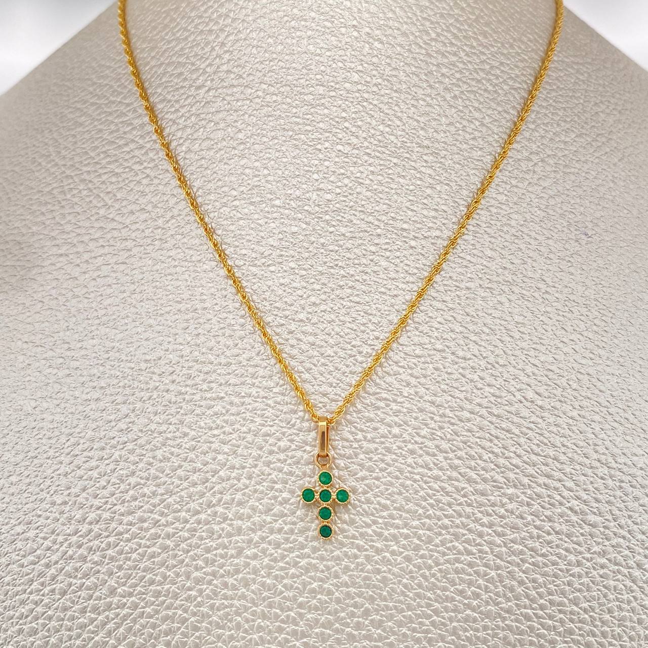 Set Cadena y Dije Lazo + Cruz 1.55gr / 17 3/4 in / 1mm Oro Amarillo 18K %