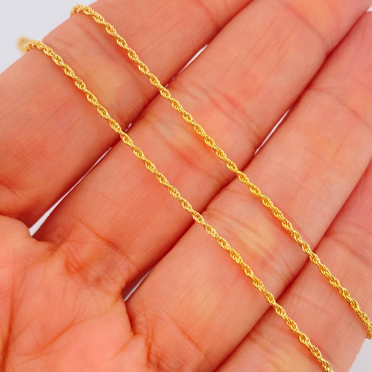 Cadena Lazo 1.55gr / 23 1/2 in / 1.35mm Oro Amarillo +3 18K %