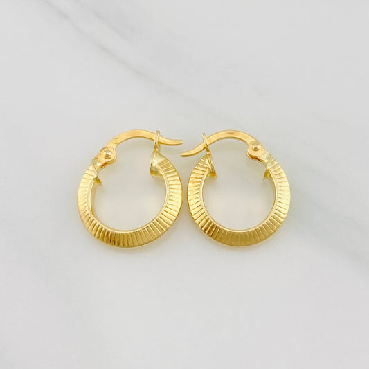 Hoop Earrings Ciri Striped 1.2g / 1/2 in 18K Yellow Gold