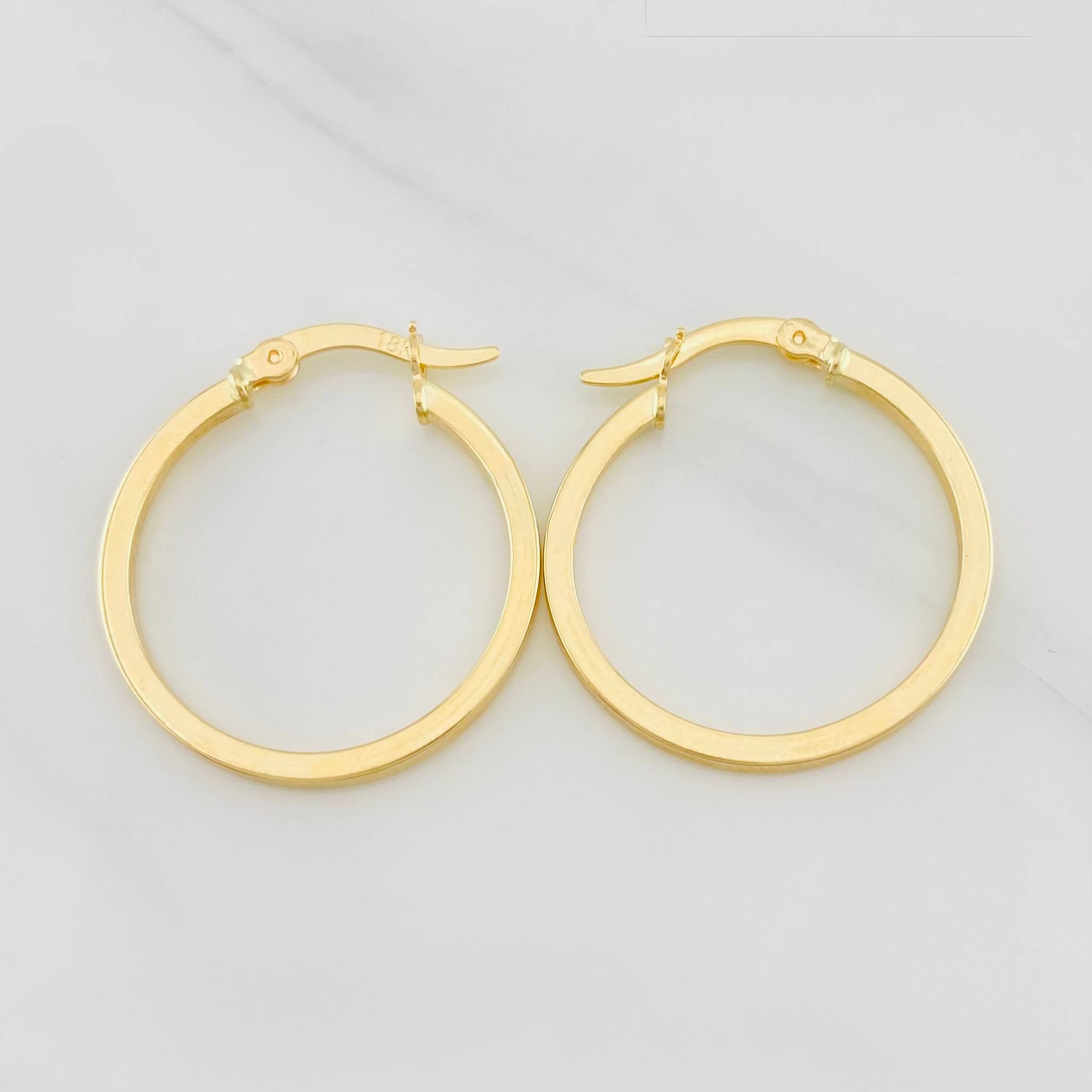 Candongas Miku 2.3g / 1 in Oro Amarillo 18K
