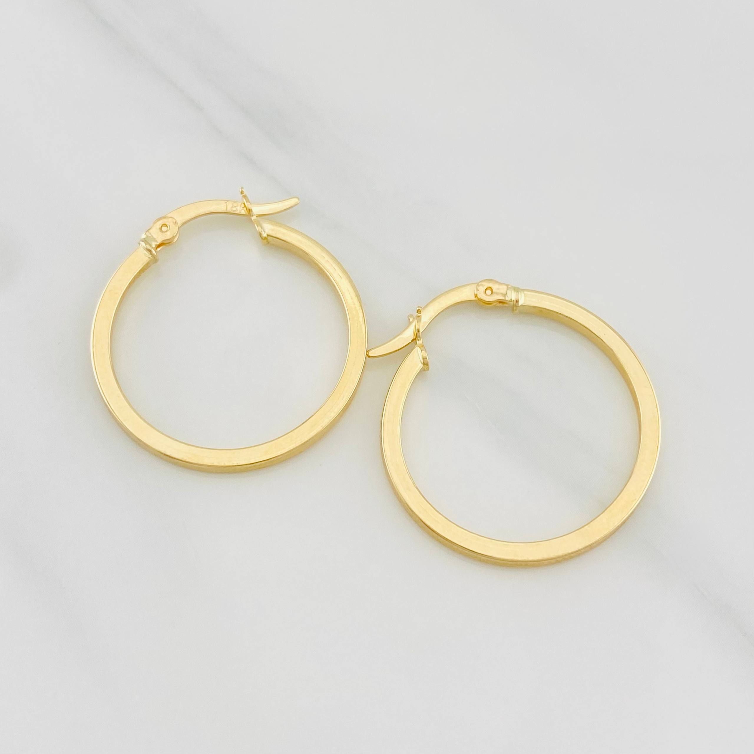 Candongas Miku 2.3g / 1 in Oro Amarillo 18K