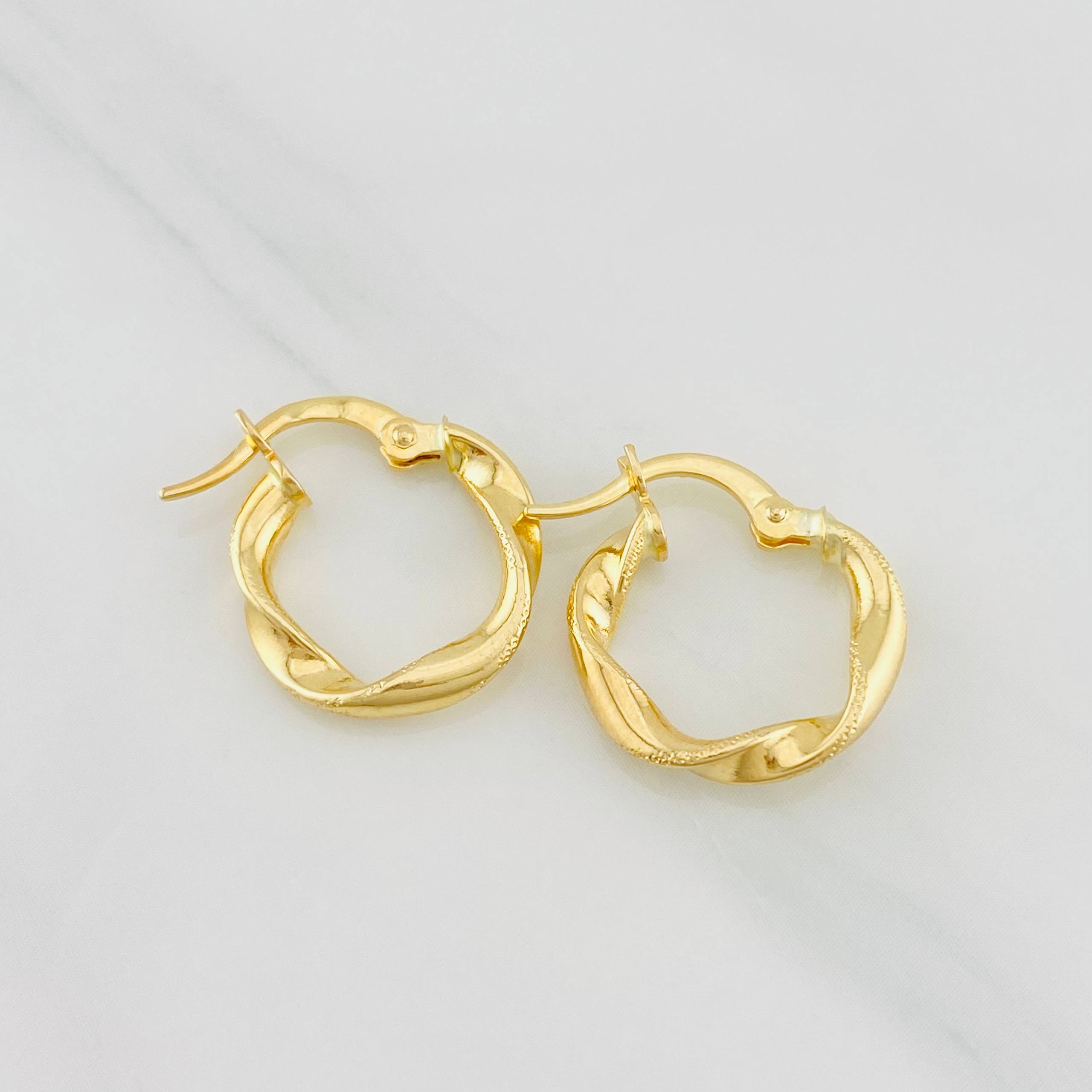 Candongas Asby 1.3g / 3/4 in Oro Amarillo 18K