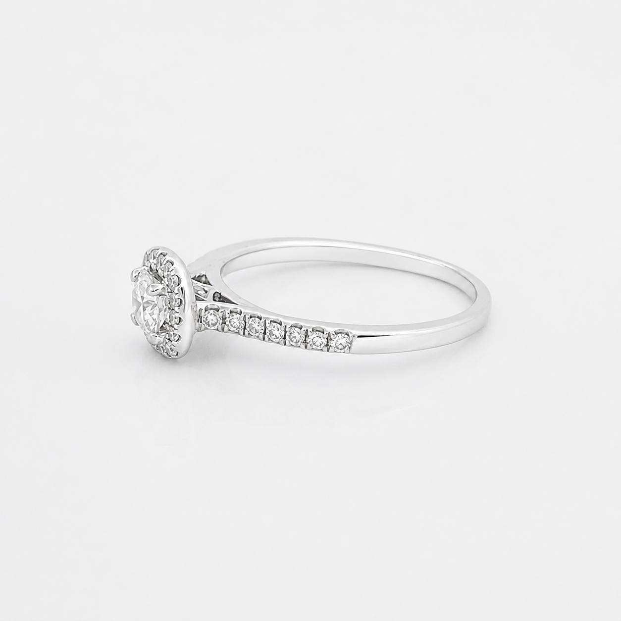 Anillo Halo Diamante 39pts 2.06g / T5 Oro Blanco 14K