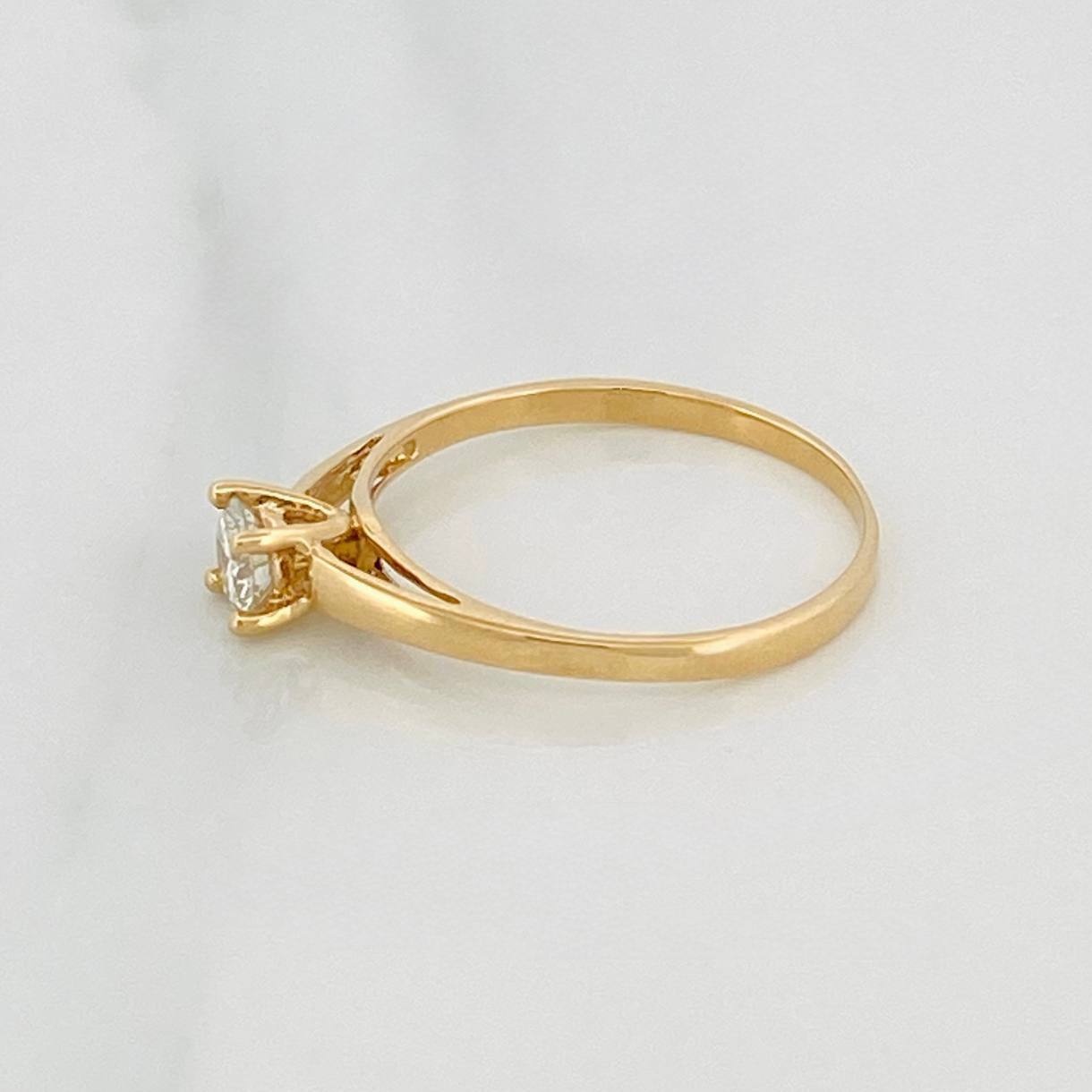 Anillo Solitario Moinsanita Diamante 25pts 1.35g / T5 3/4 Oro Amarillo 18K