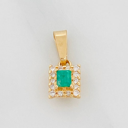 Dije Cuadro Esmeraldas 13pts Diamantes 14pts 1.05g / 1/2 in Oro Amarillo 18K