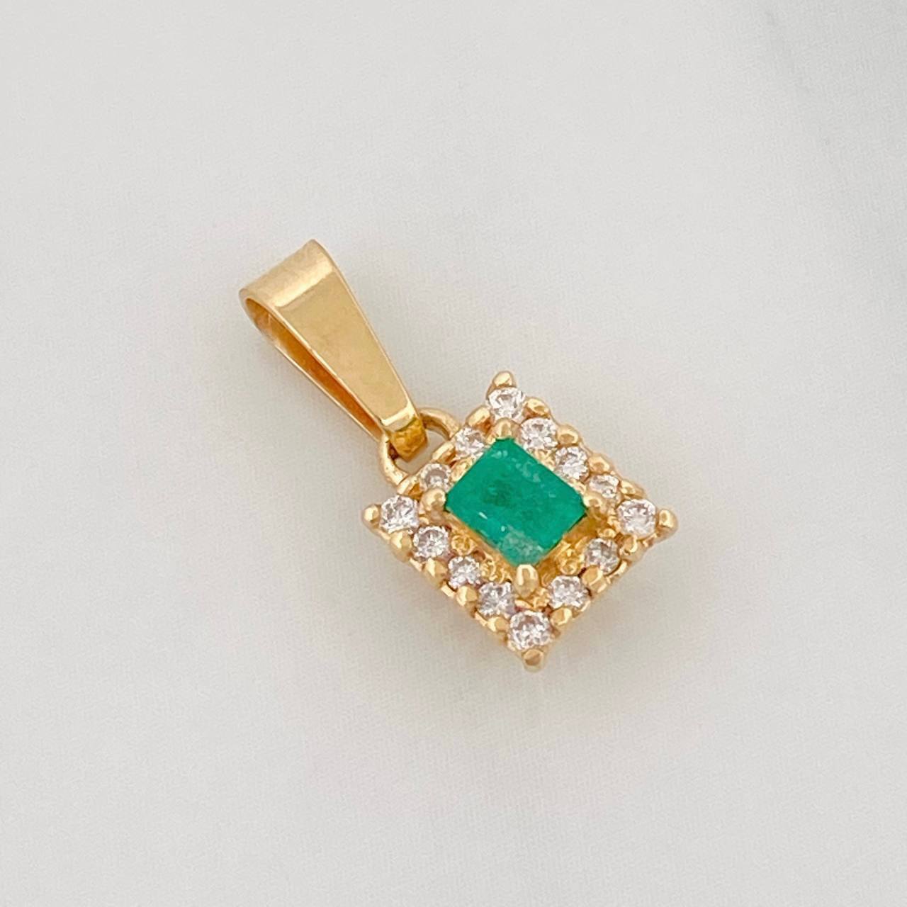 Pendant Square Emeralds 13pts Diamonds 14pts 1.05g / 1/2 in Yellow Gold 18K