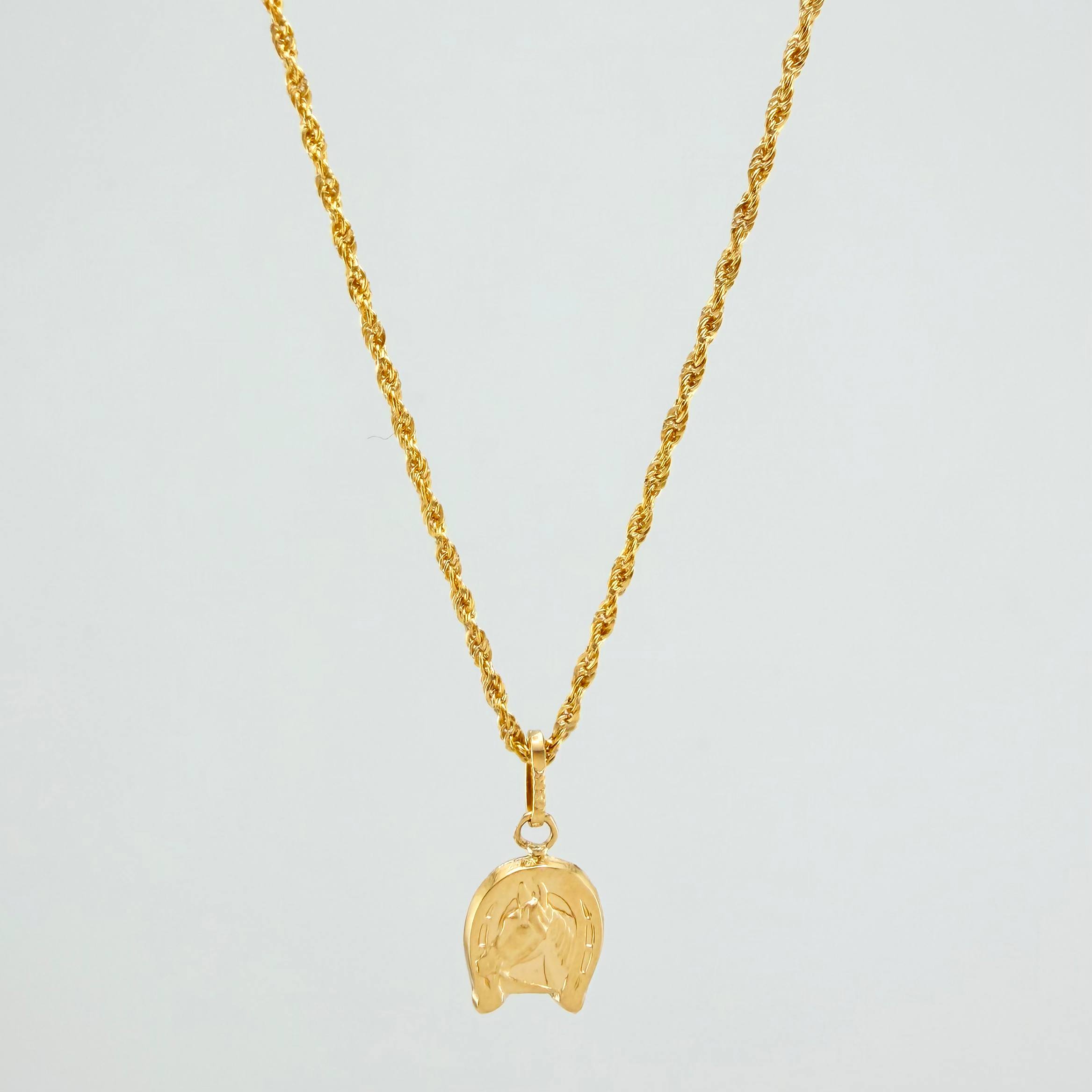 Rope Chain Set + Horse Shoe Pendant / 1.7gr / 23 3/4 in 18K Yellow Gold