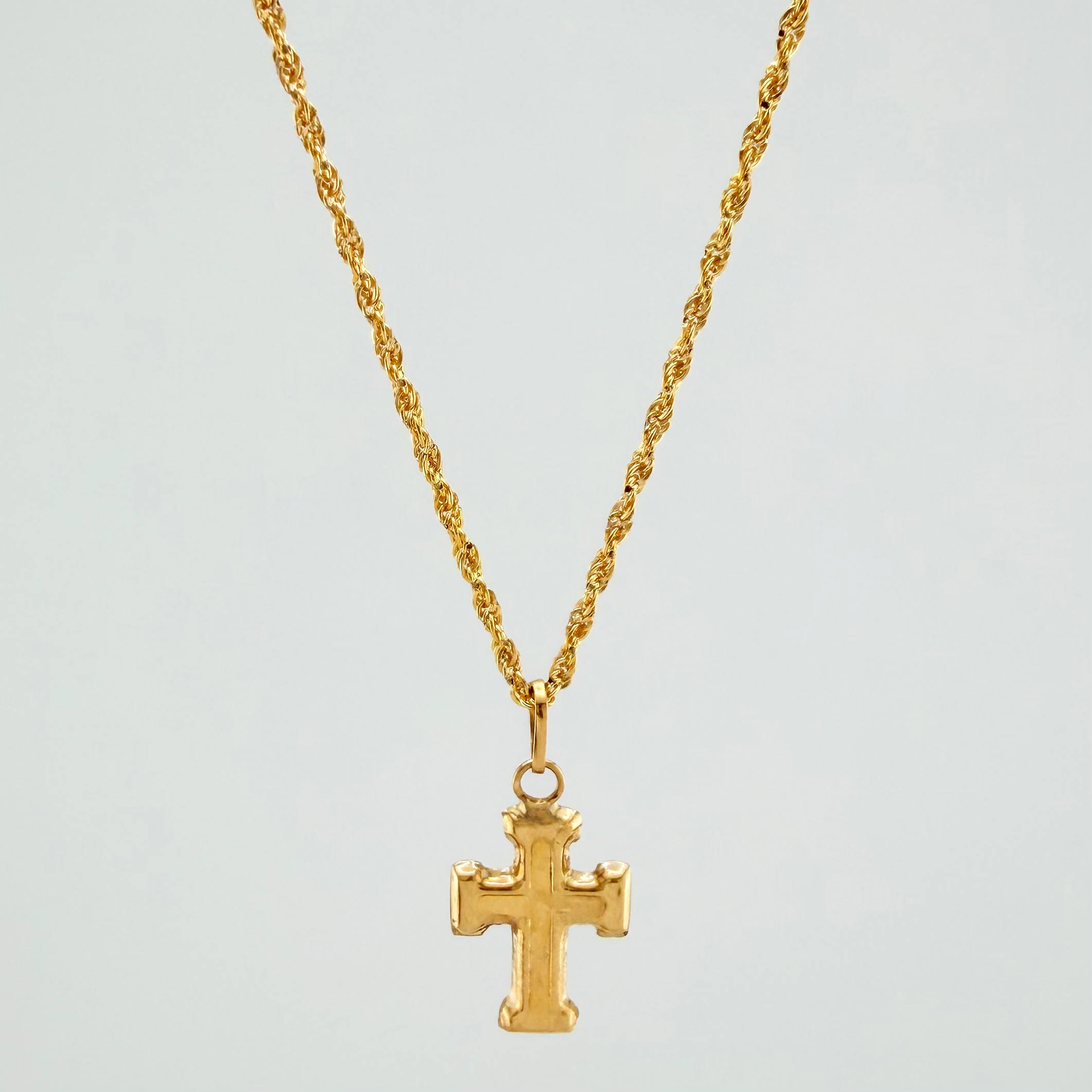 Set Rope Chain + Pendant Cross / 1.55gr / 23 3/4 in Yellow Gold 18K