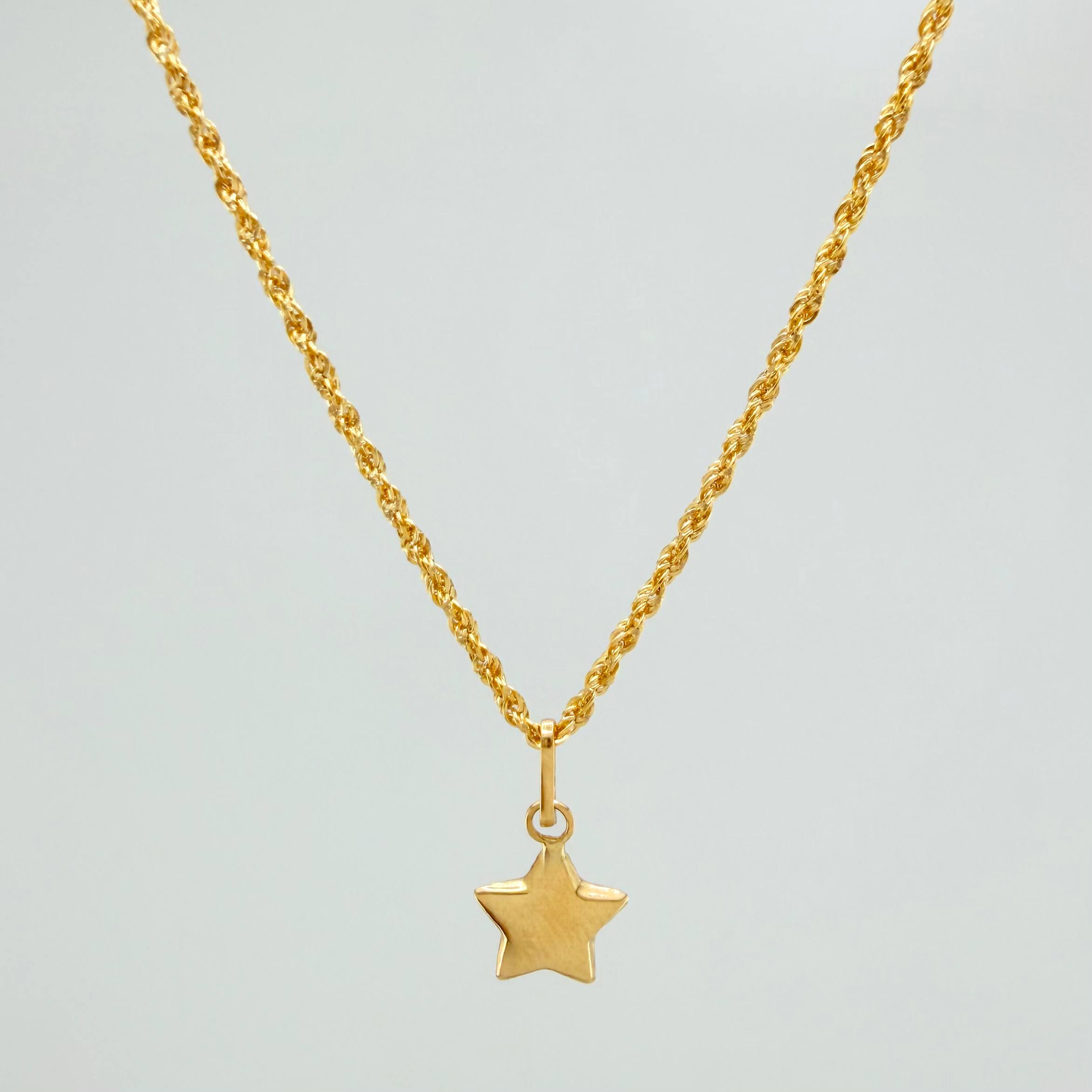 Set Rope Chain + Star Pendant / 1.3gr / 19 3/4 in 18K Yellow Gold
