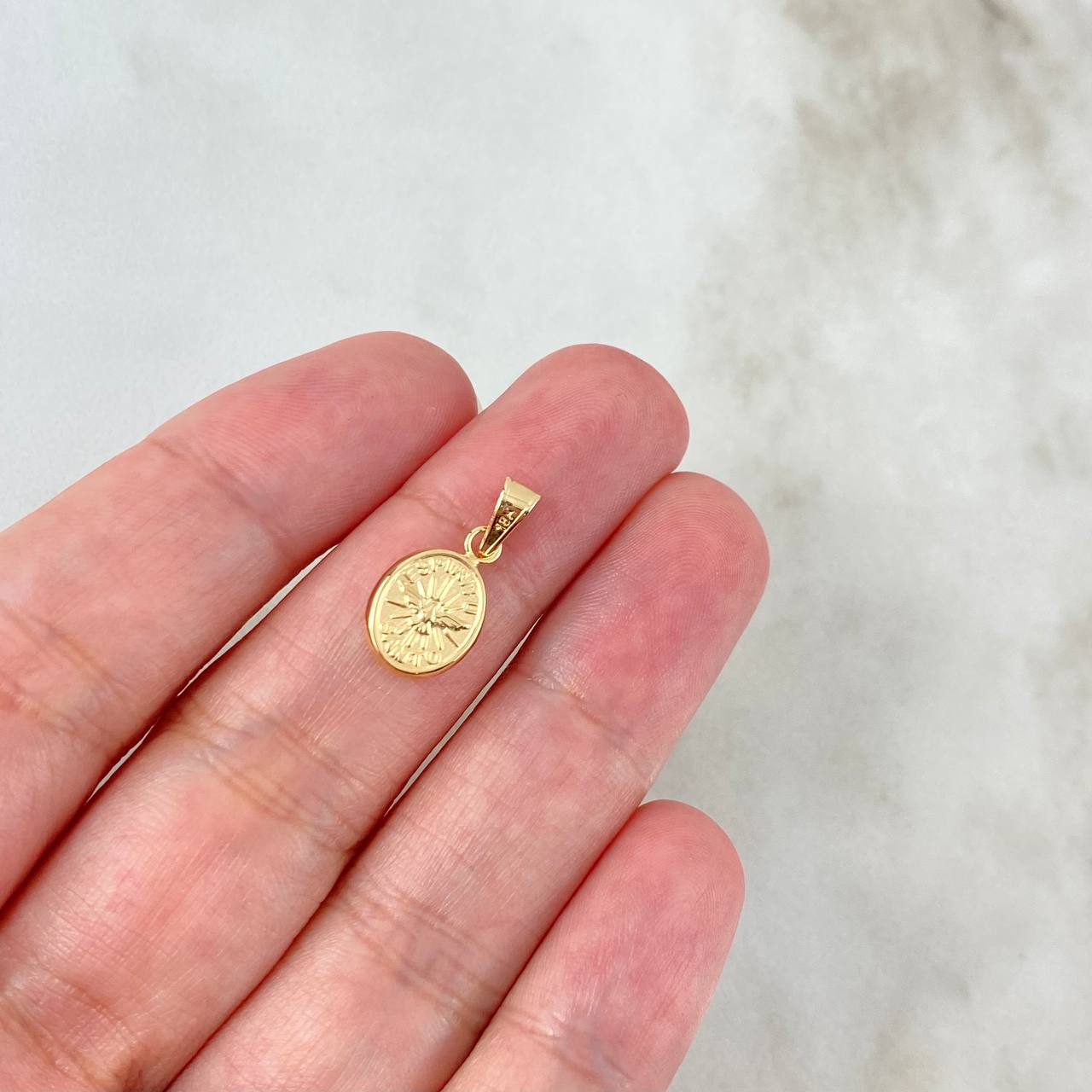 Pendant Holy Spirit 0.5gr / 0.7in / Die-cut 18K Yellow Gold ©