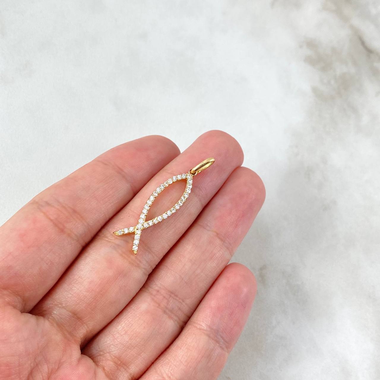 Pendant Fish Silhouette 1.3gr / 3.2cm / White Zircons Yellow Gold