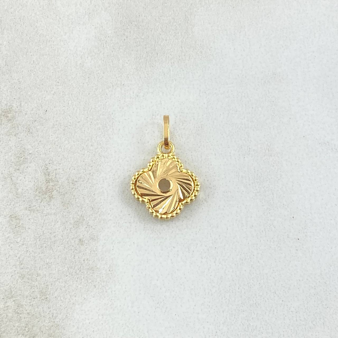 Pendant Clover Diamond Cut Spiral 0.7gr / 1.7cm / Yellow Gold 18K Dotted
