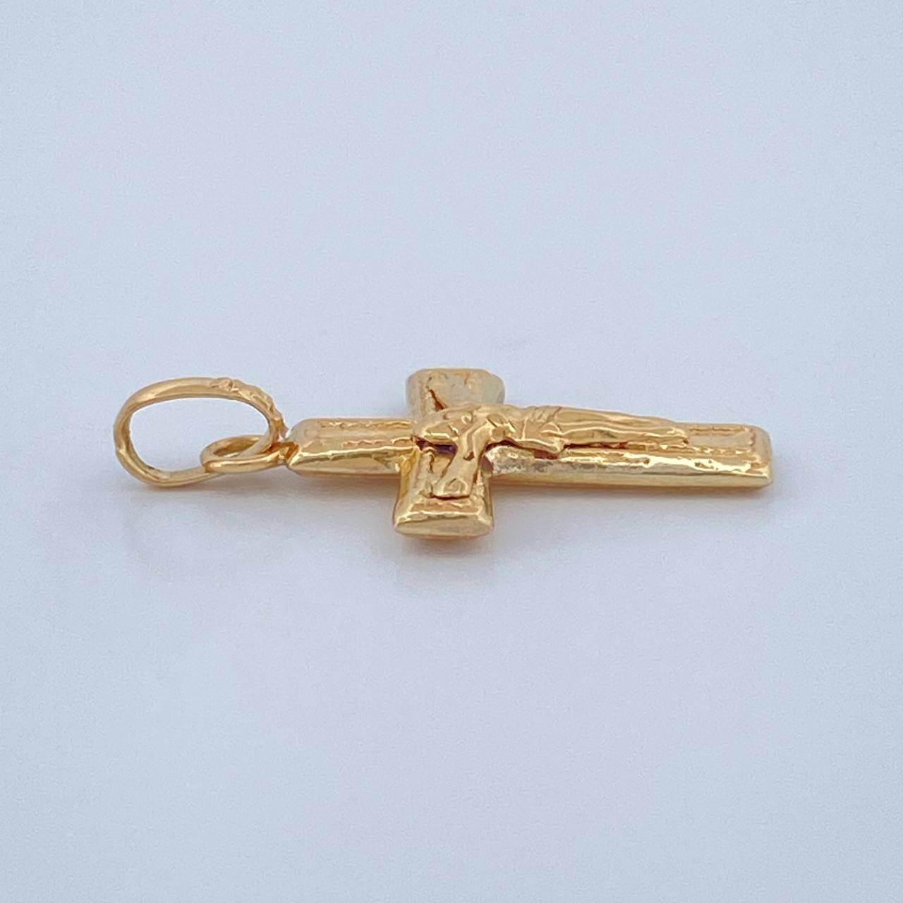 Dije Cruz Cristo 0.5gr / 3/4 in / Oro Amarillo 18K $