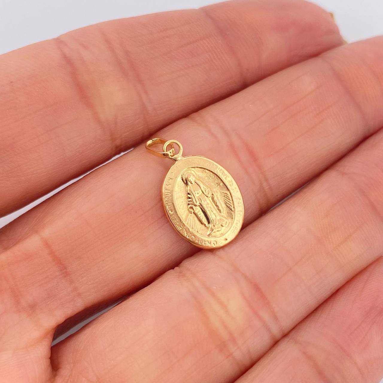 Dije Virgen Milagrosa 0.55gr / 3/4 in / Oro Amarillo 18K $