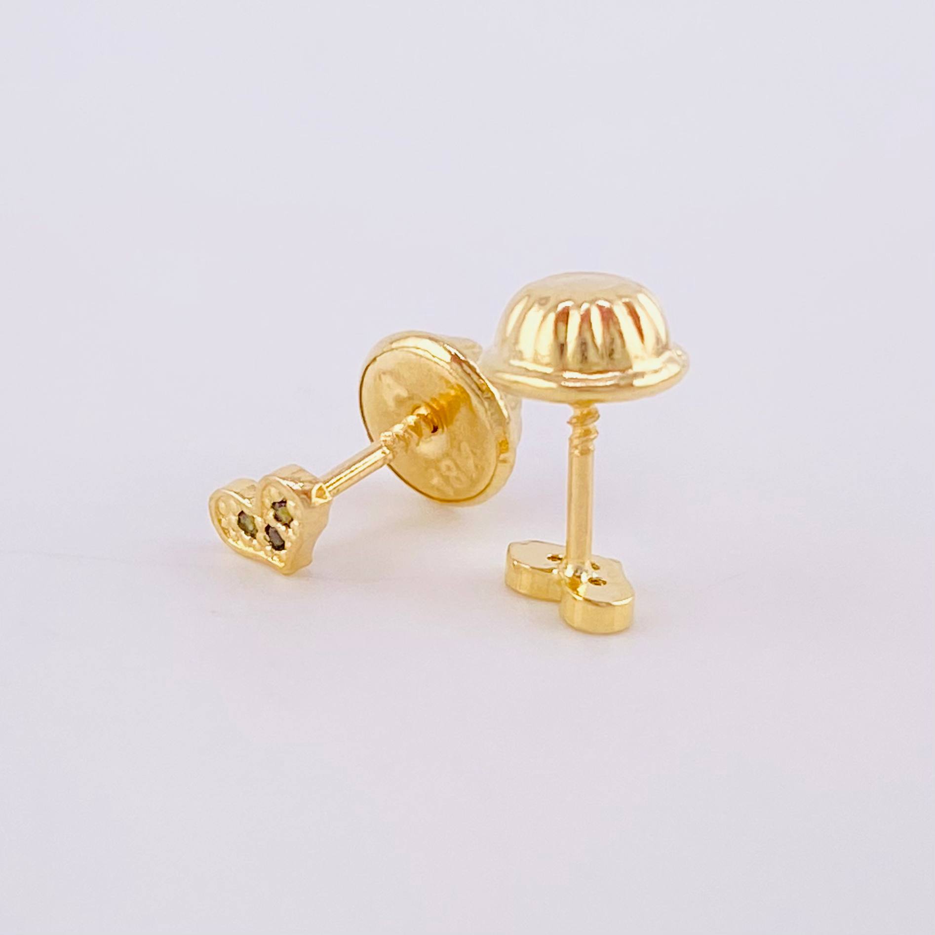 Stud Earrings Heart 0.45g / in / 4.4mm Yellow Gold 18K