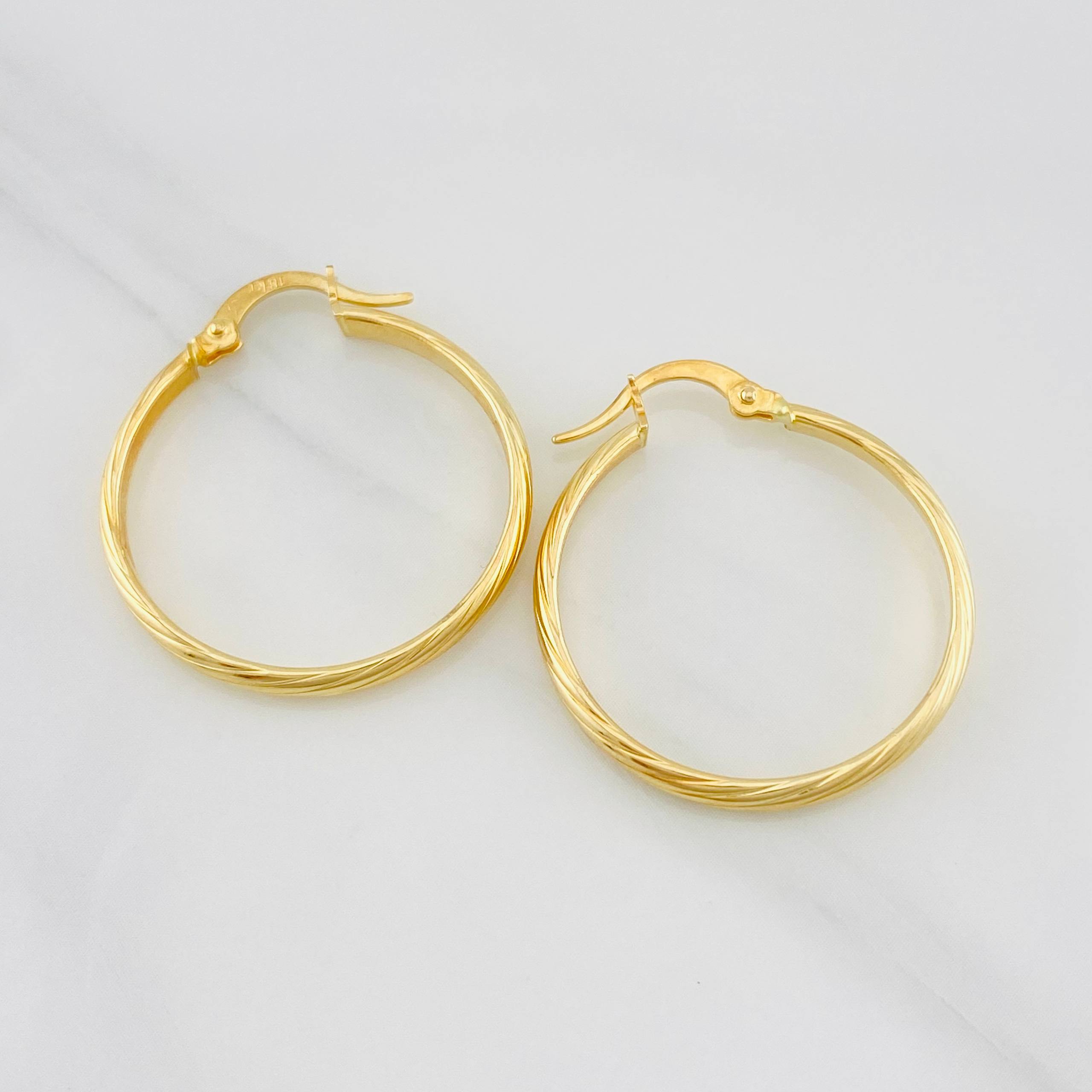 Candongas Ozy 1.8g / 1 in Oro Amarillo 18K