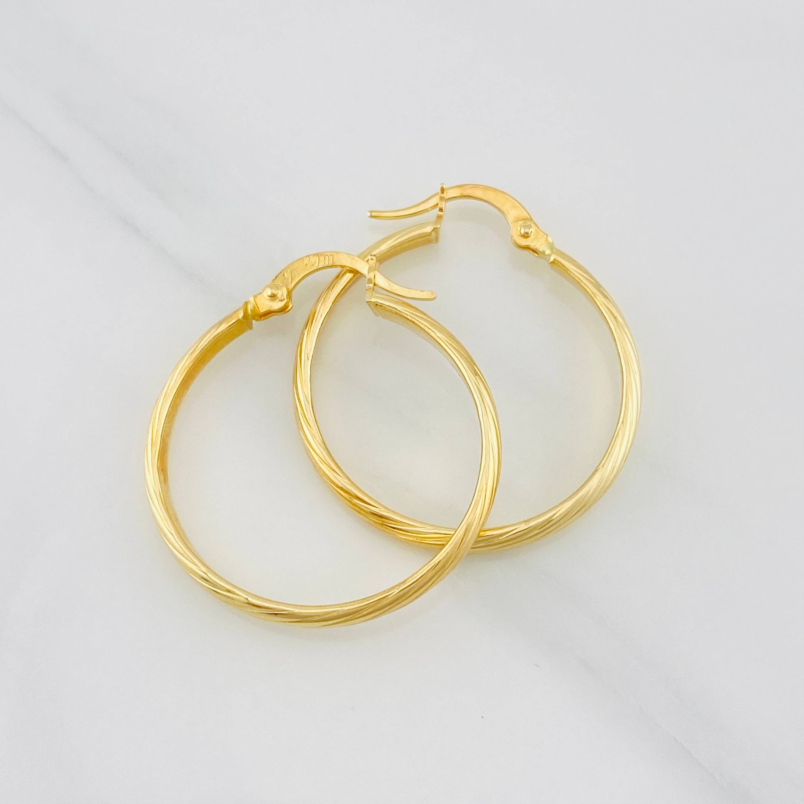 Candongas Ozy 1.8g / 1 in Oro Amarillo 18K