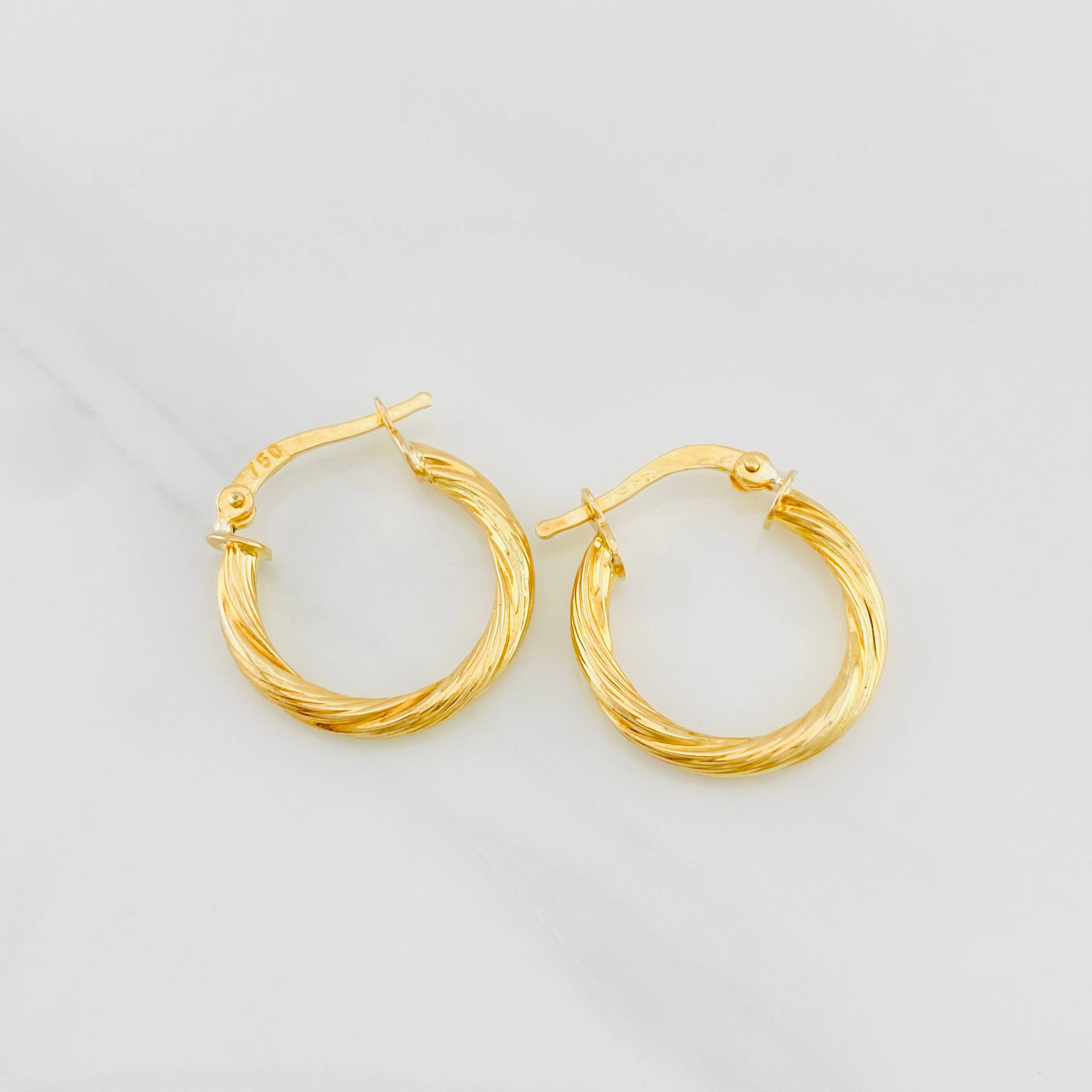 Candongas Mary 1.8g / 3/4 in Oro Amarillo 18K