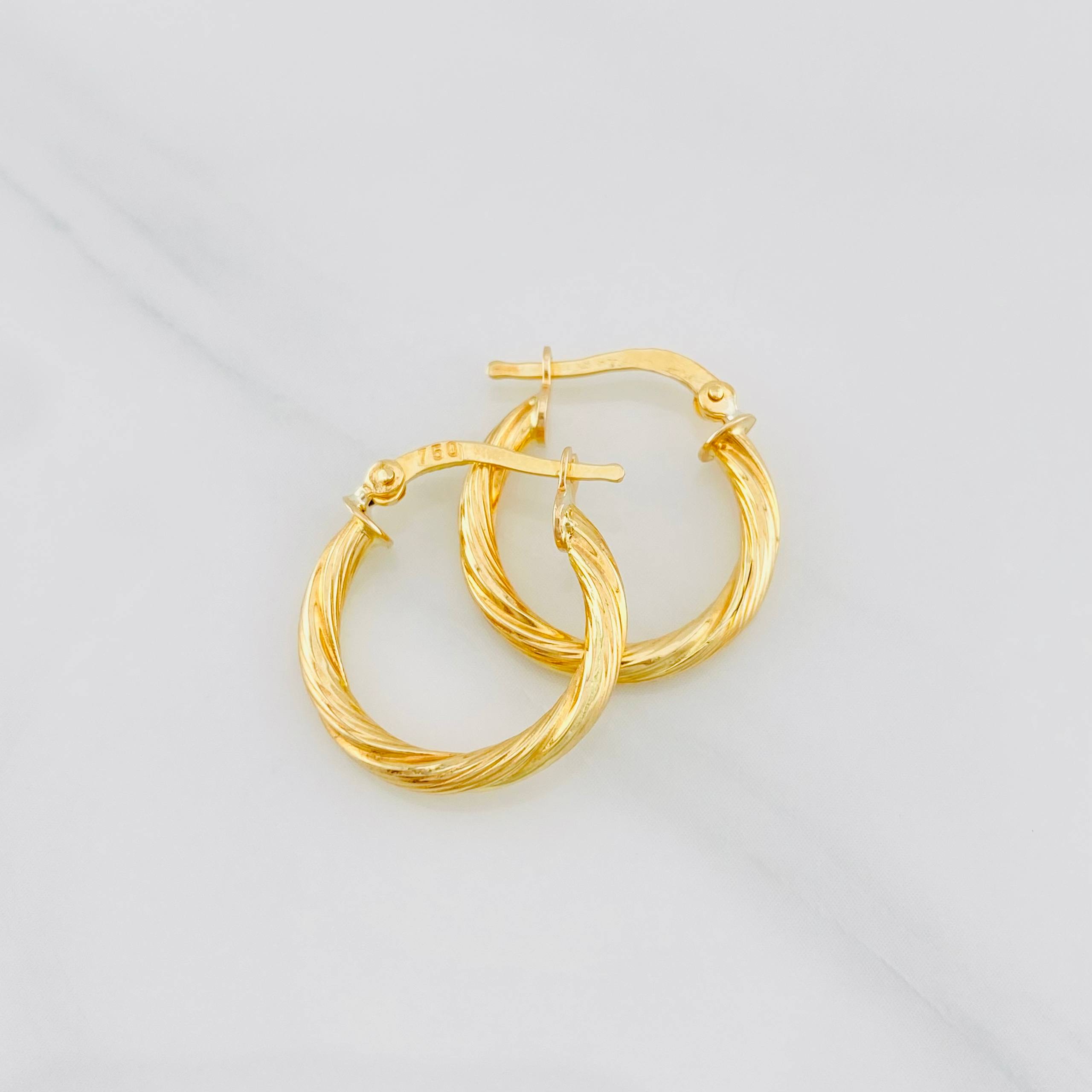 Candongas Mary 1.8g / 3/4 in Oro Amarillo 18K