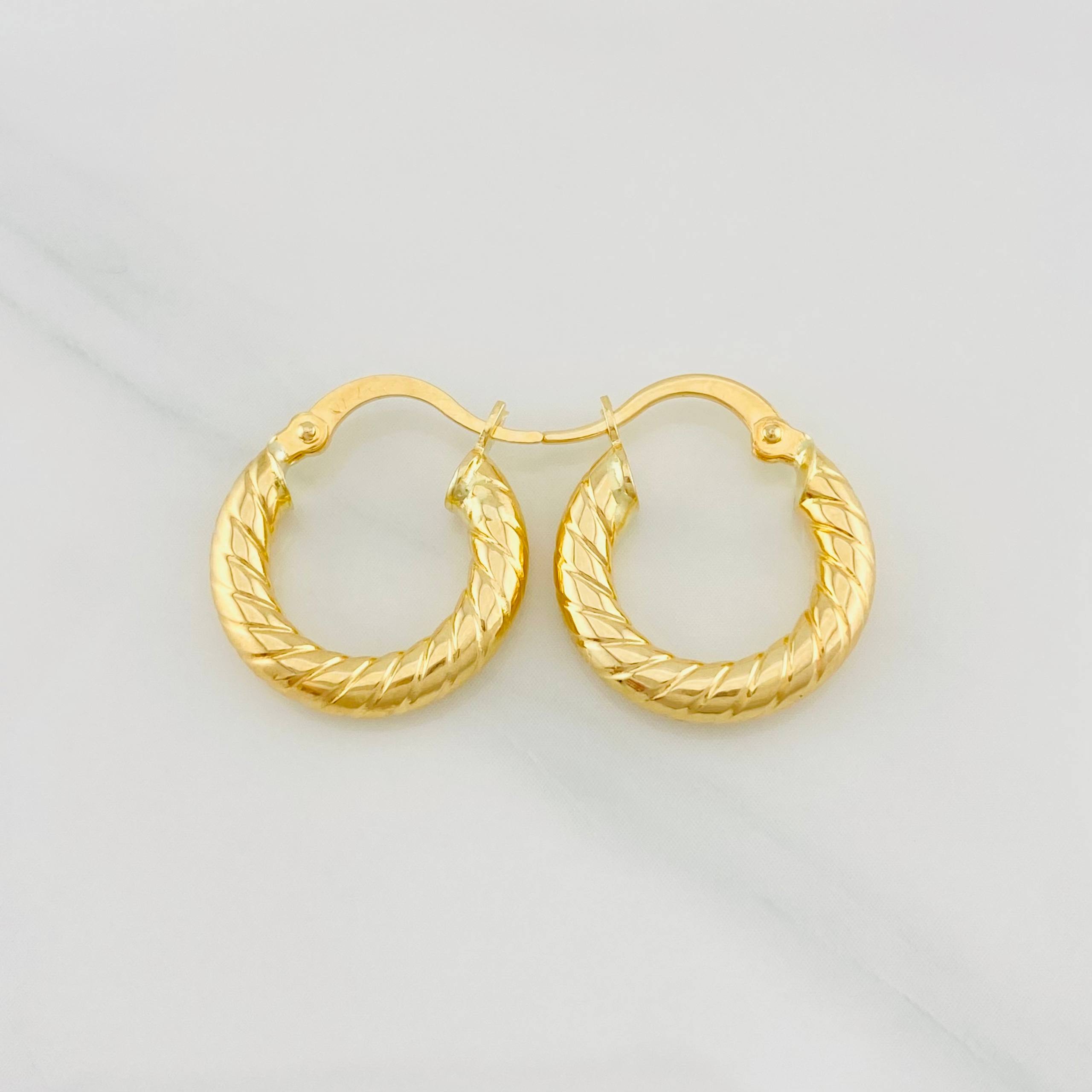 Candongas Niky 1.9g / 3/4 in Oro Amarillo 18K