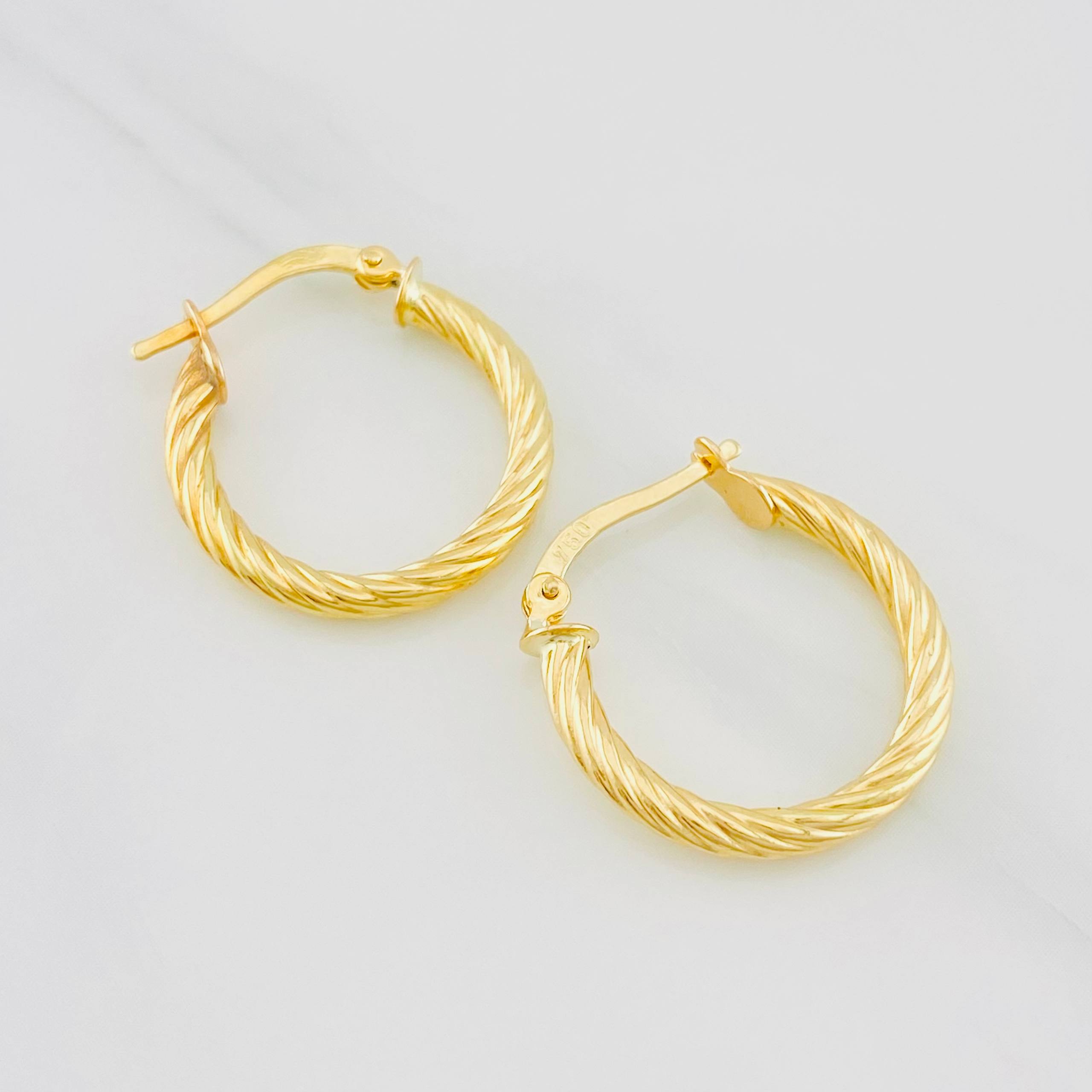 Candongas Niky 1.85g / 3/4 in Oro Amarillo 18K