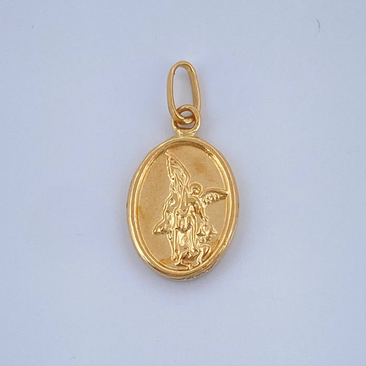 Dije San Miguel Arcangel 0.55gr / 3/4 in / Oro Amarillo 18K &