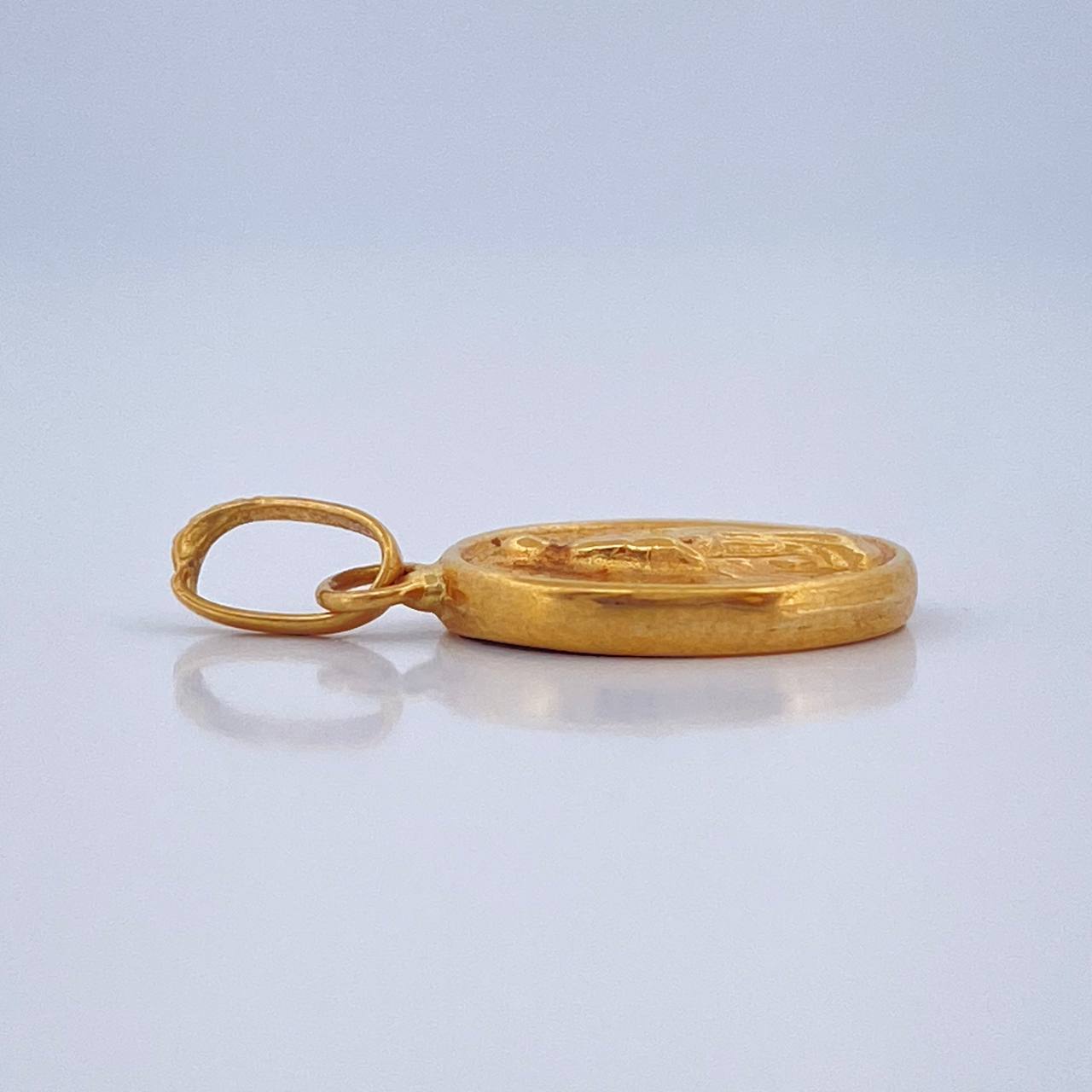 Dije Vigen Milagrosa 0.6gr / 3/4 in / Oro Amarillo 18K &