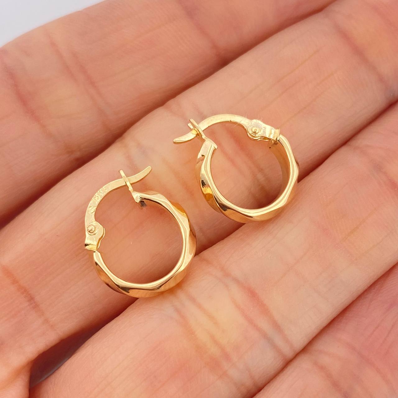 Candongas Nia 1.15gr / 1/2 in / Oro Amarillo 18K &