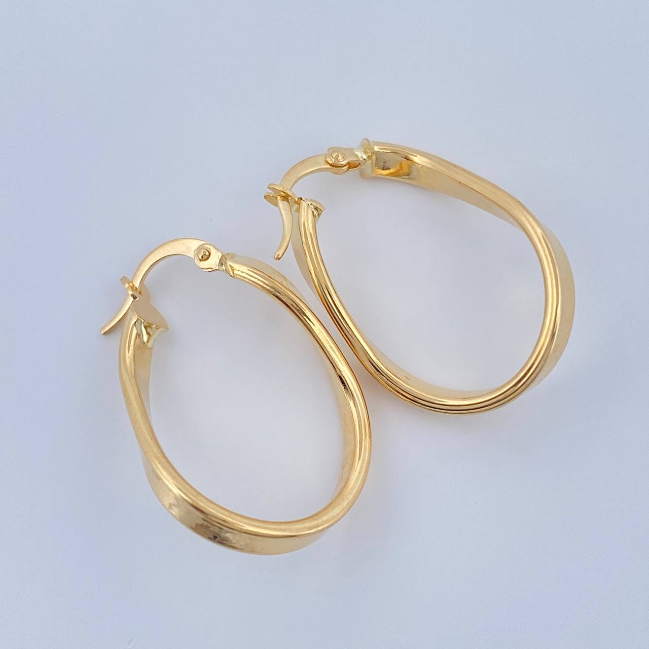 Candongas Clau 2.25gr / 1 1/4 in / Oro Amarillo 18K &