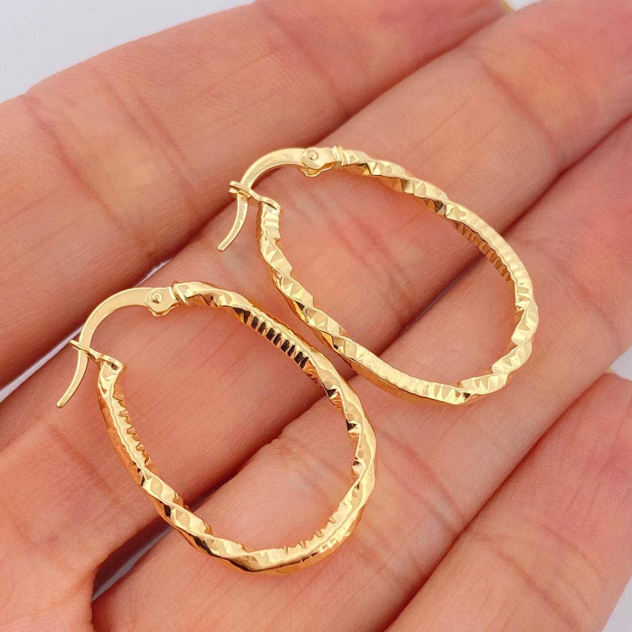 Candongas Dyla 1.5gr / 1 1/4 in / Oro Amarillo 18K &