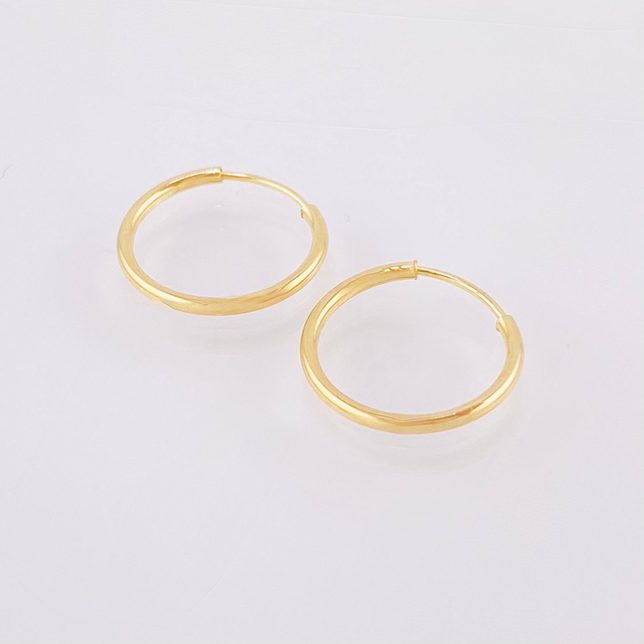Hoop Earrings Smooth Ring 0.45g / 1/2 in 18K Yellow Gold