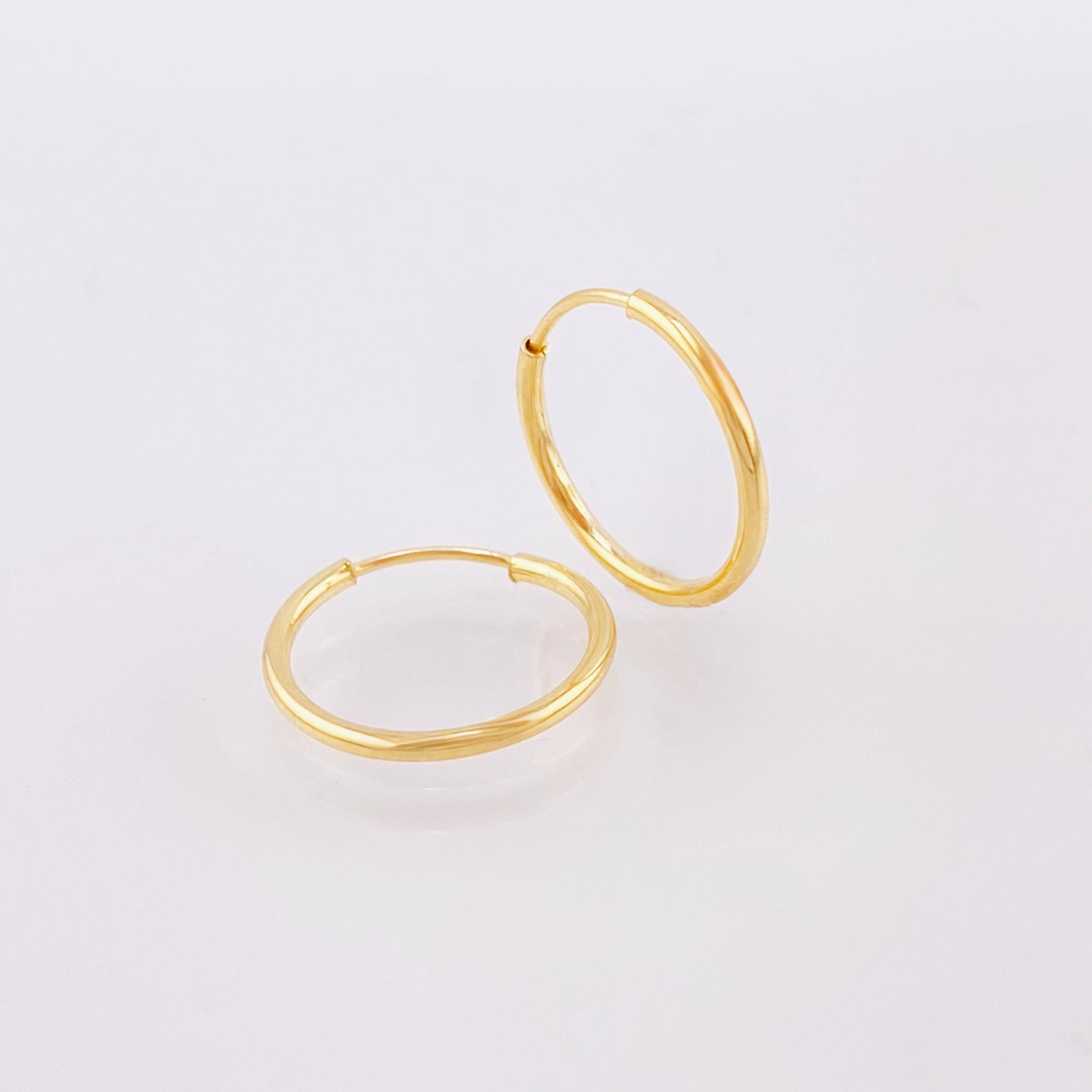 Hoop Earrings Smooth Ring 0.45g / 1/2 in 18K Yellow Gold