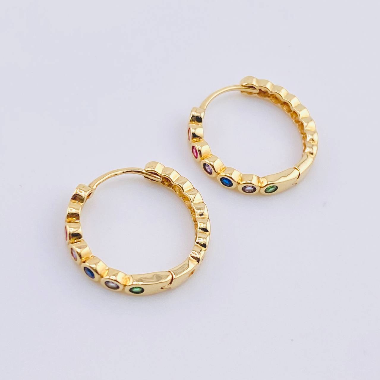 Candongas Carril Ojos Huecos 2.9gr / 1/2 in / Oro Amarillo 18K *