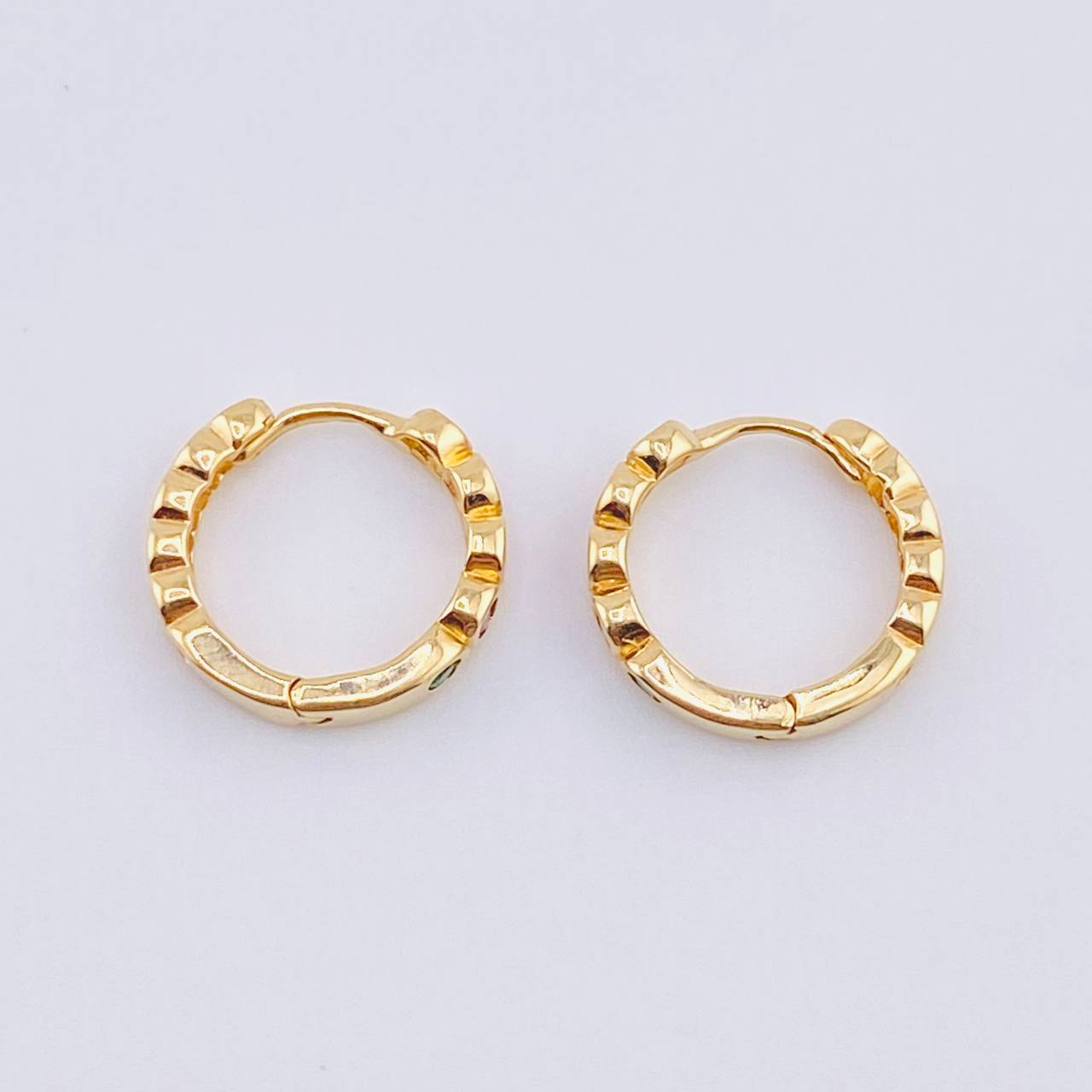 Candongas Carril Ojos Huecos 2.2gr / 1/2 in / Oro Amarillo 18K *