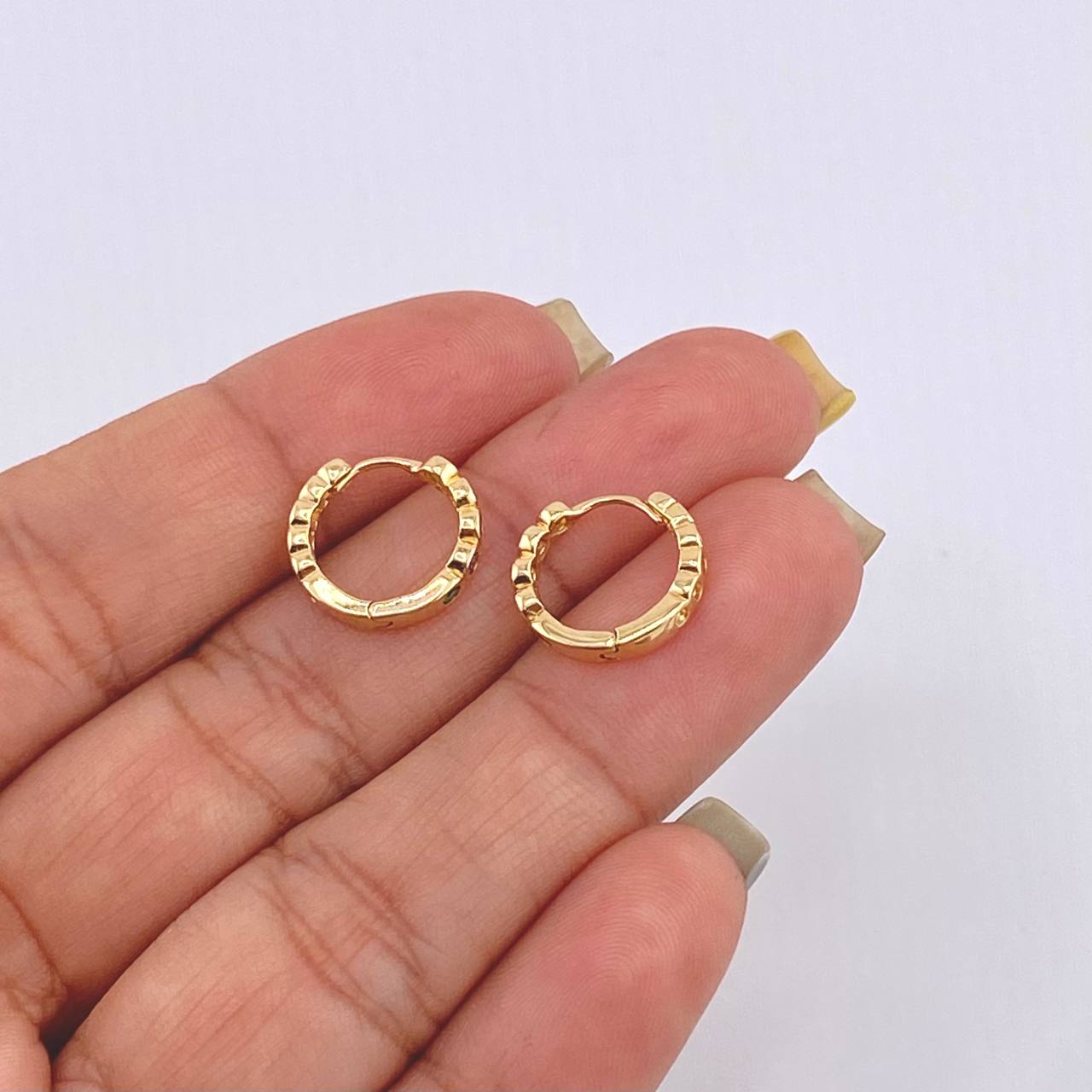 Candongas Carril Ojos Huecos 2.2gr / 1/2 in / Oro Amarillo 18K *