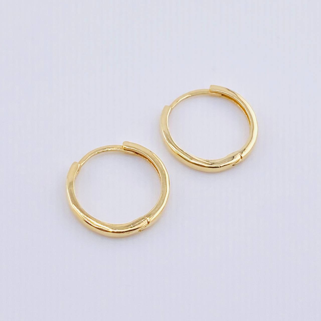 Candongas Carril Liso 1.6gr / 1/2 in / Oro Amarillo 18K *