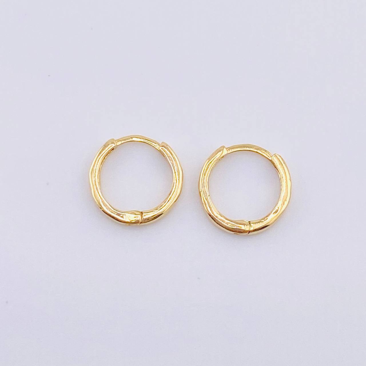 Candongas Carril Liso 0.95gr / 1/2 in / Oro Amarillo 18K *