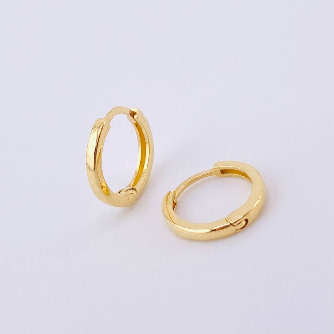 Candongas Carril Liso 0.95gr / 1/2 in / Oro Amarillo 18K *