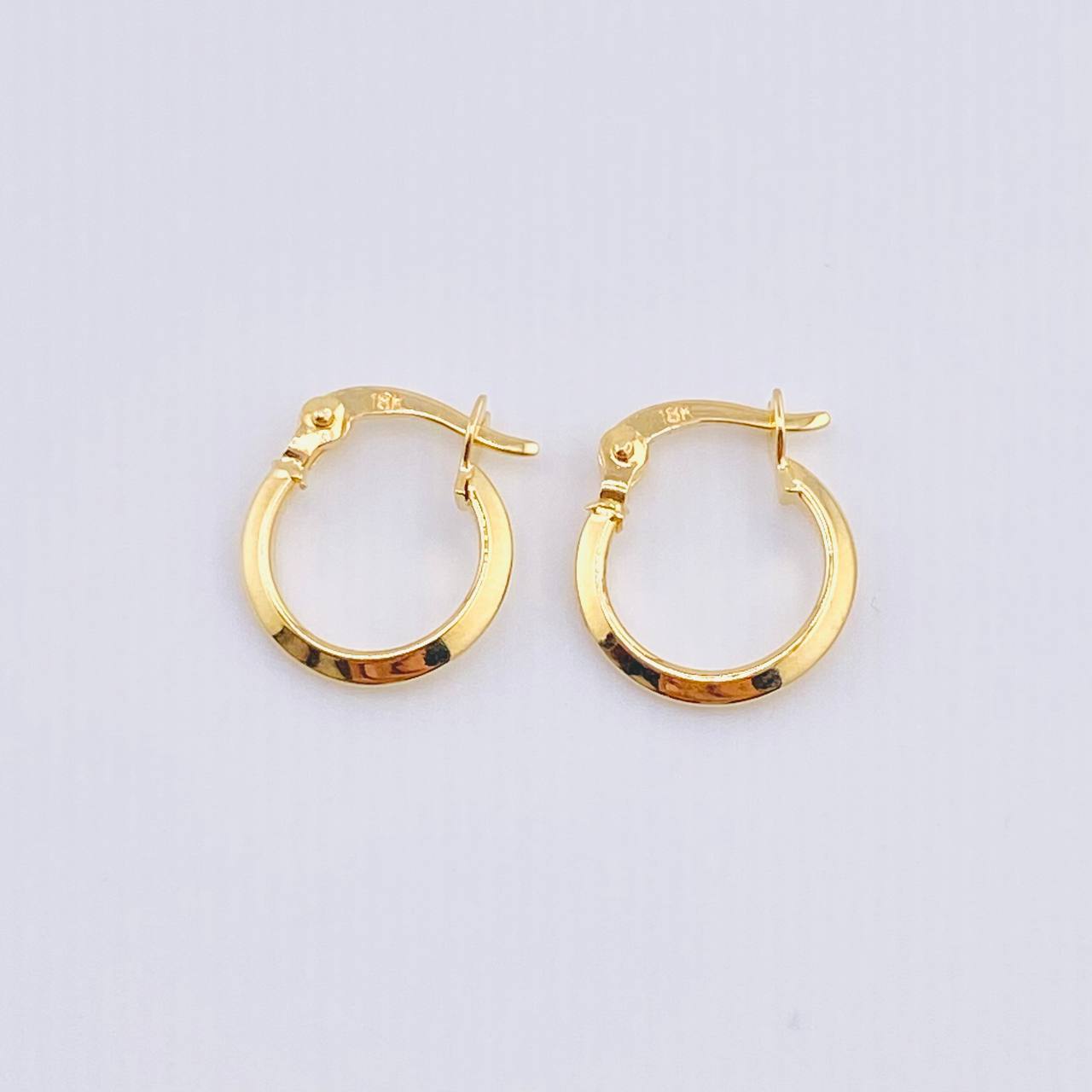 Candongas Clau 0.7gr / 1/2 in / Oro Amarillo 18K *