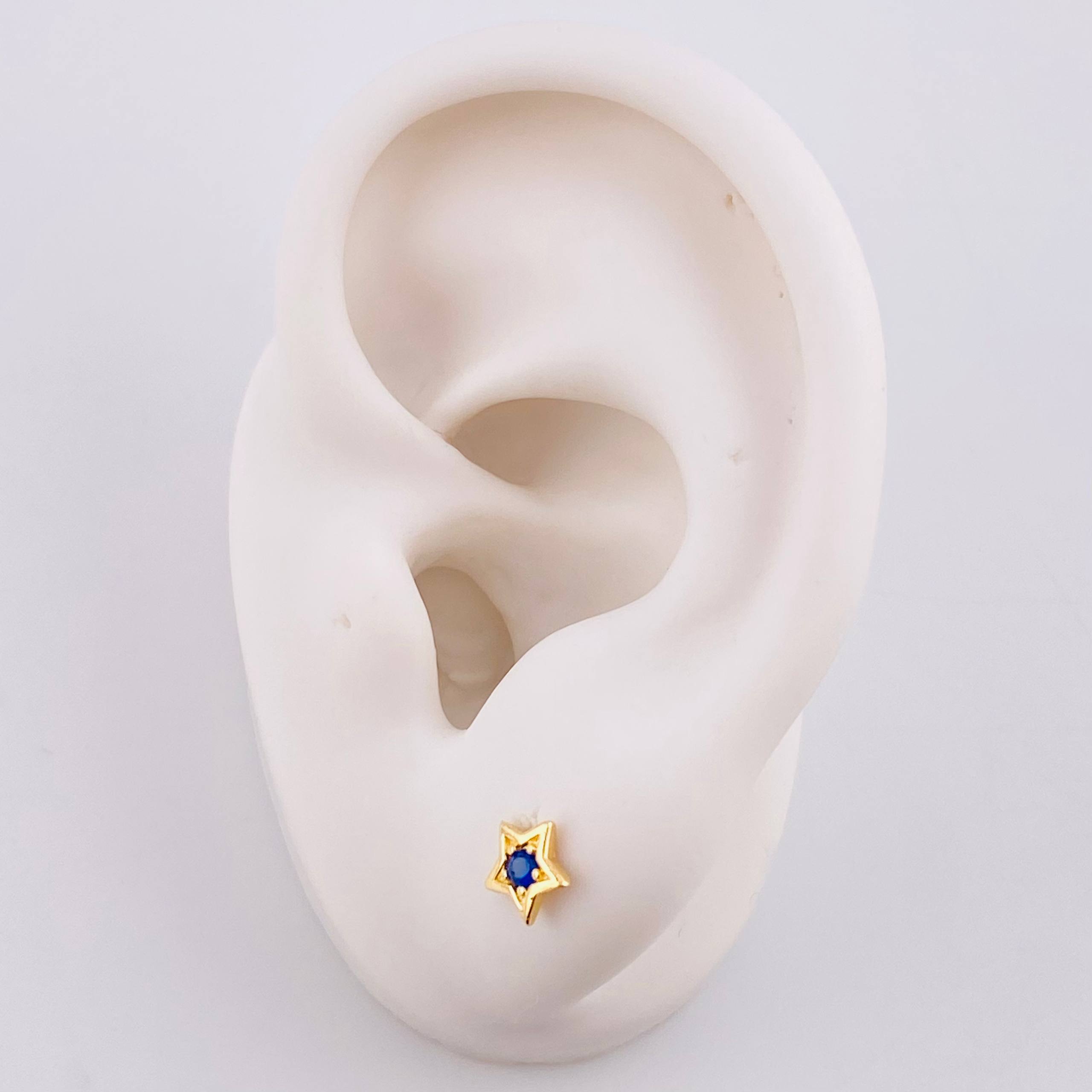 Stud Earrings Star 0.7g / in / 4.4mm Yellow Gold 18K