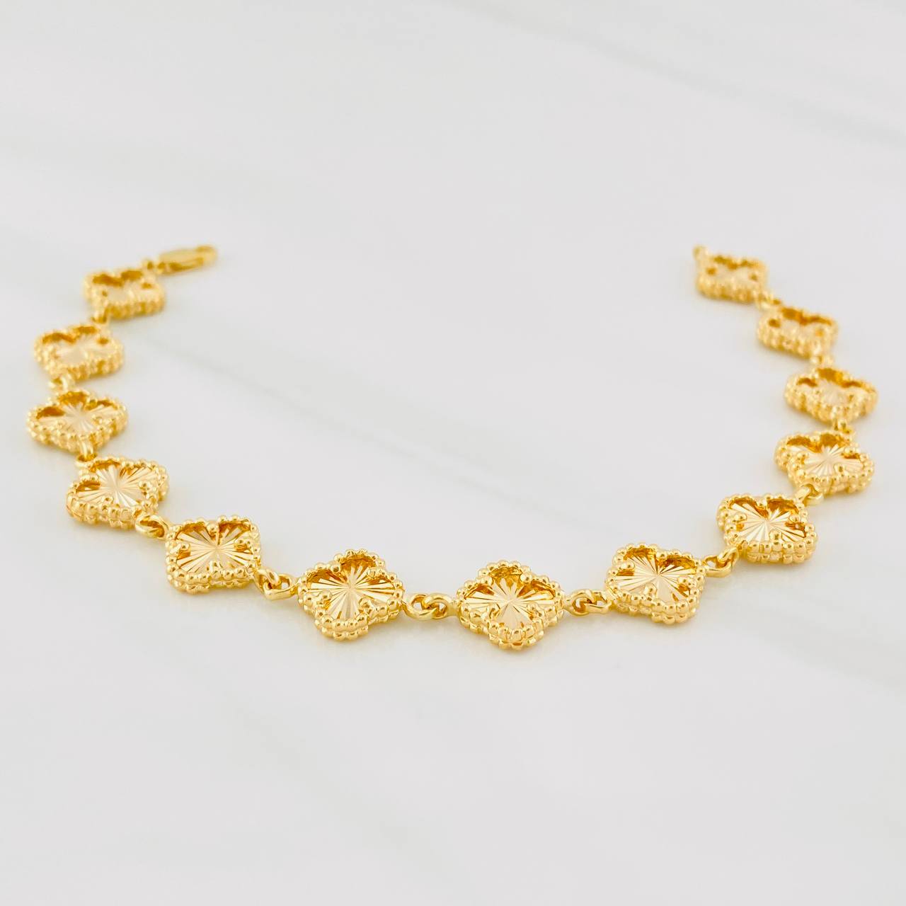 Diamond Cut Clover Bracelet 16.05g / 7 1/2 in / 9.91mm 18K Yellow Gold