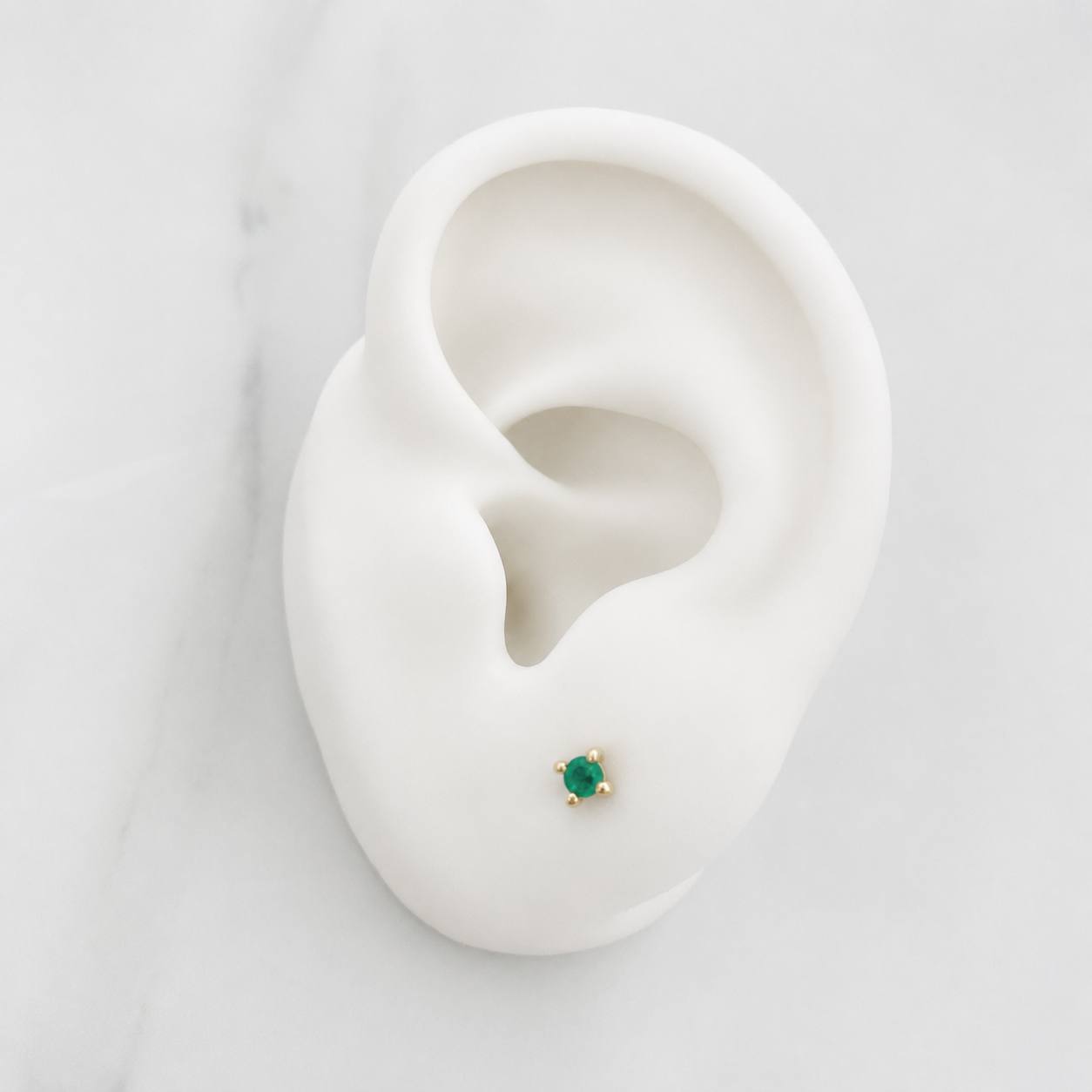 Stud Earrings Four Prongs Emeralds 10pts 0.85g / in / 3mm Yellow Gold 18K