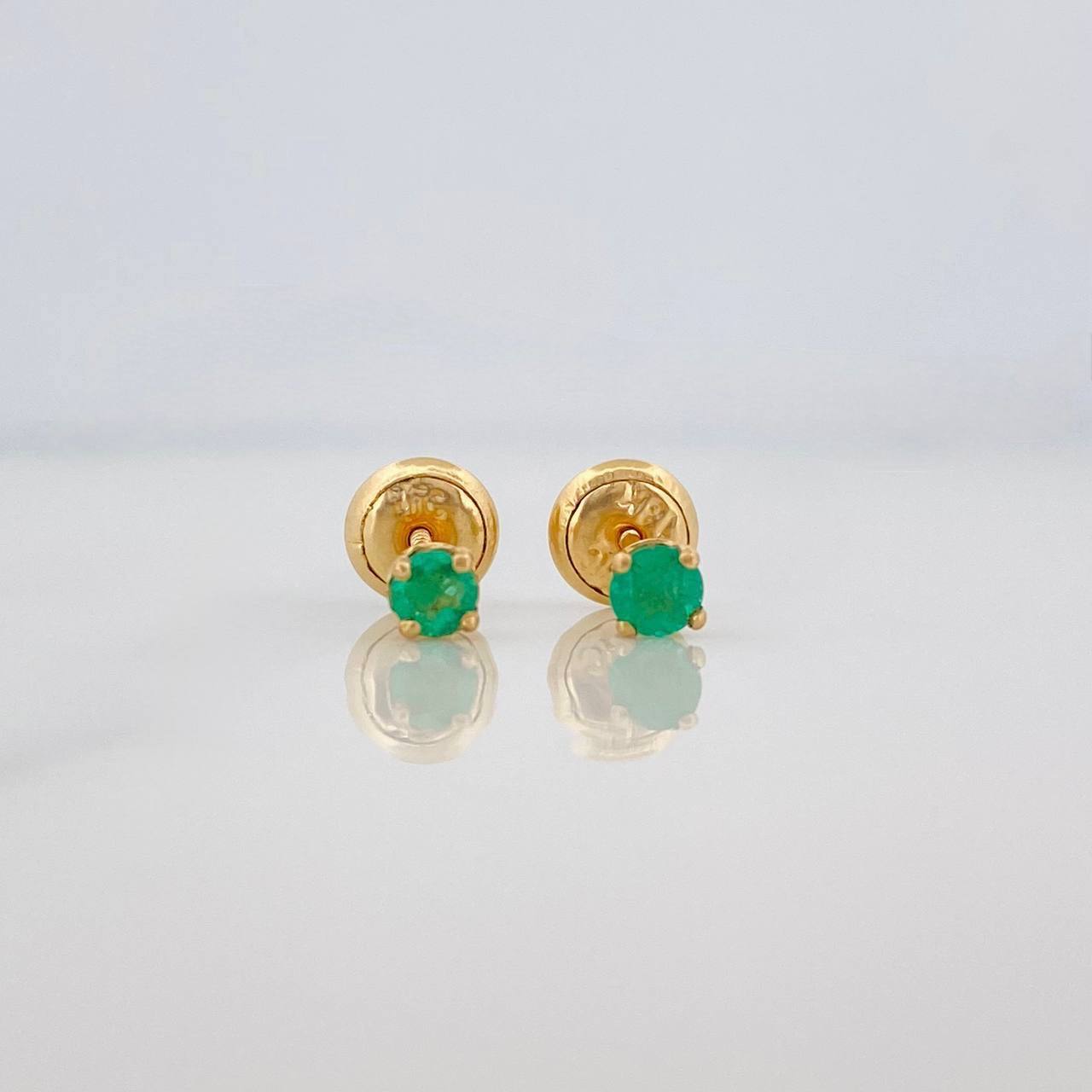 Stud Earrings Four Prongs Emeralds 15pts 0.65g / in / 1.3mm Yellow Gold 18K