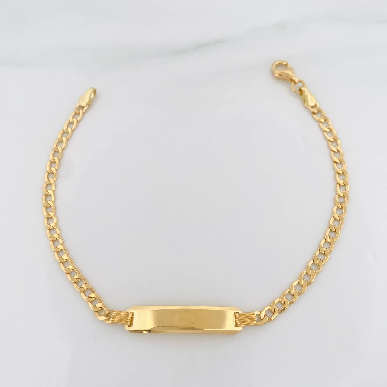 Pulso Cubano Placa Rectangular 3.7g / 7 in / 3.12mm Oro Amarillo 18K