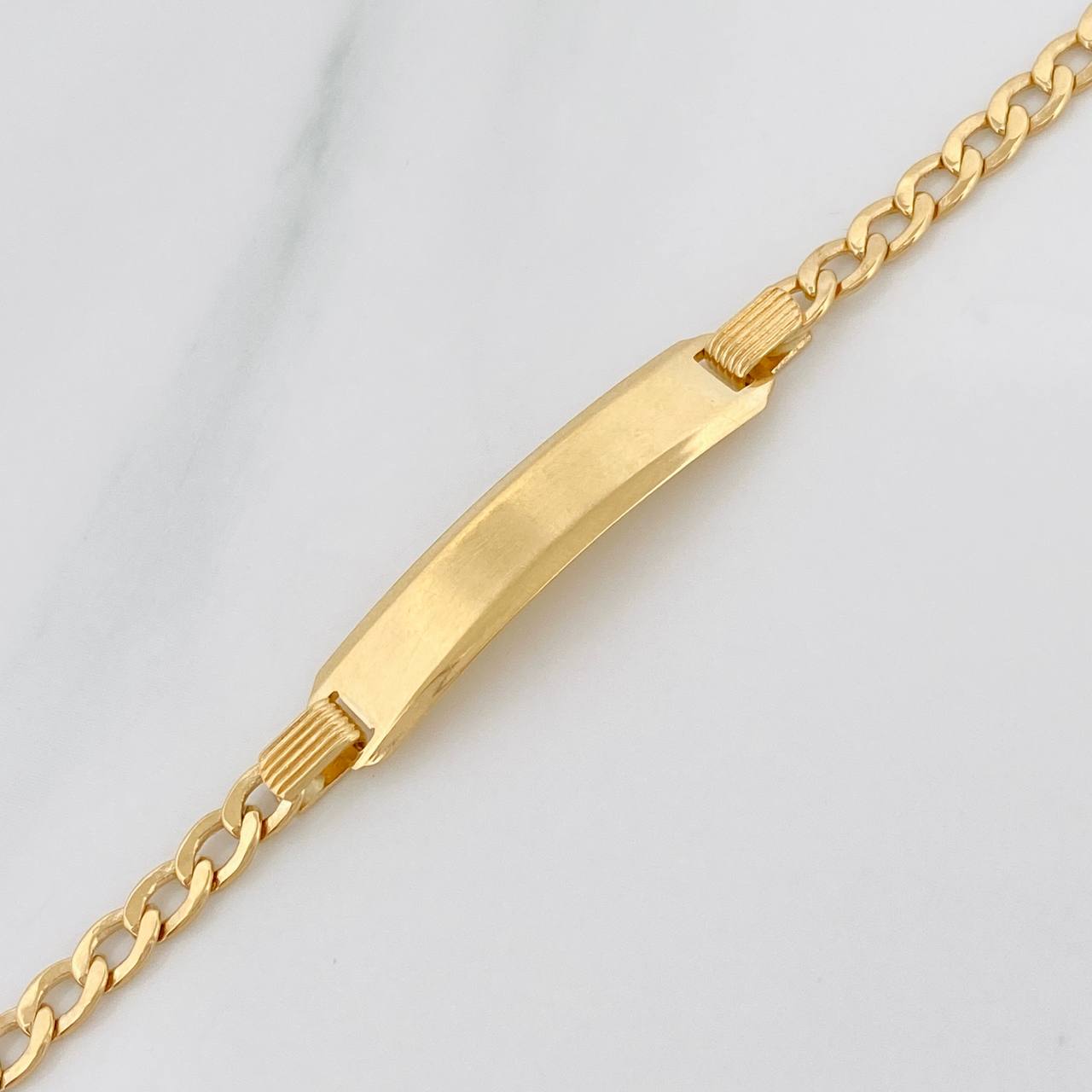 Pulso Cubano Placa Rectangular 3.7g / 7 in / 3.12mm Oro Amarillo 18K