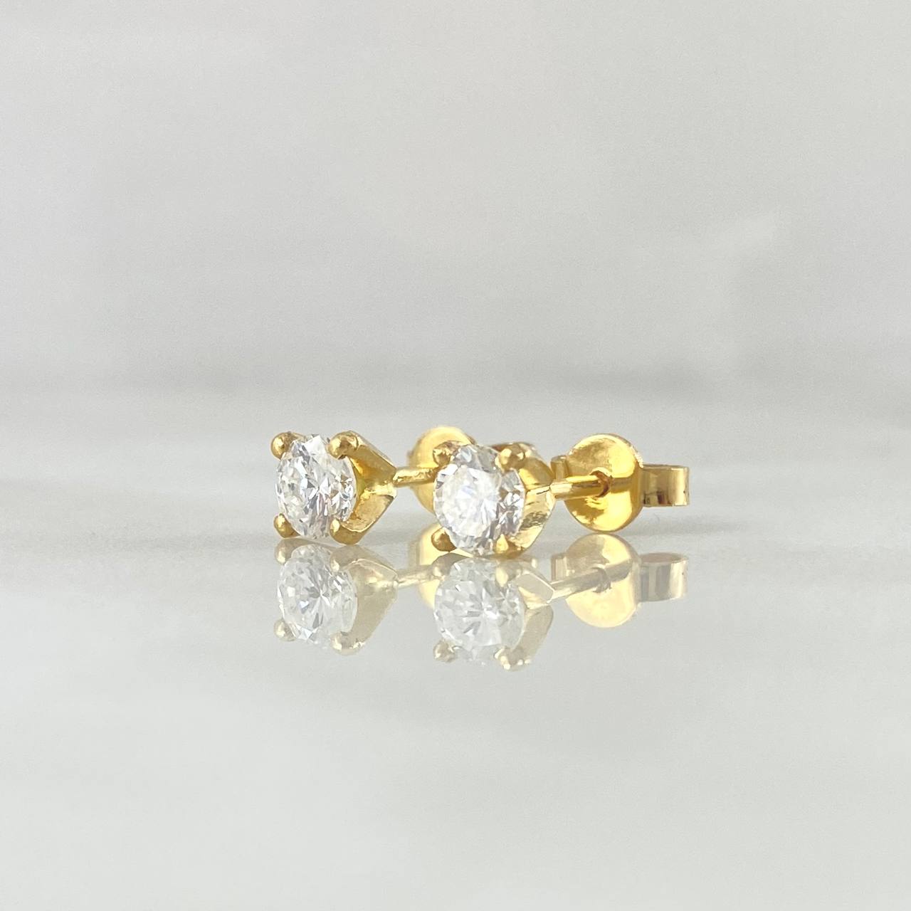 Stud Earrings Cetro Cuatro Garras 1.5gr / 5mm Diamonds 70pts Yellow Gold 18K (Jewel) ©