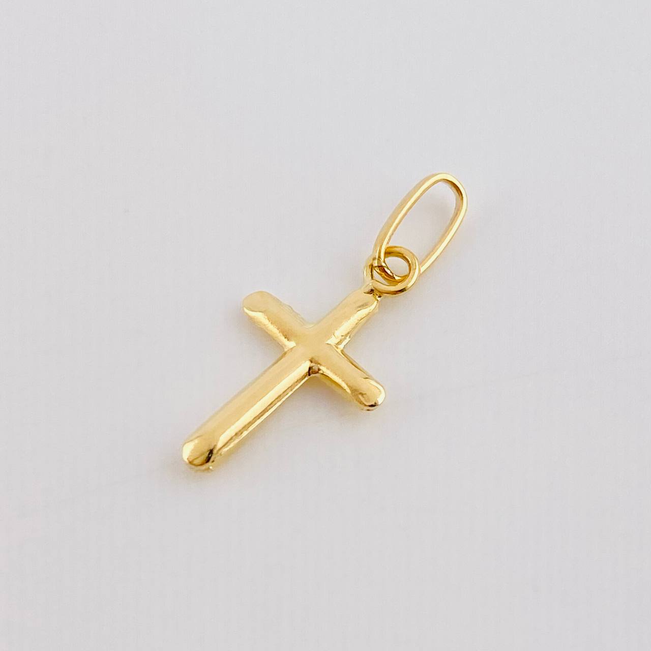 Plain Cross Pendant with Flat Ends 0.2 g / 3/4 in 18K Yellow Gold