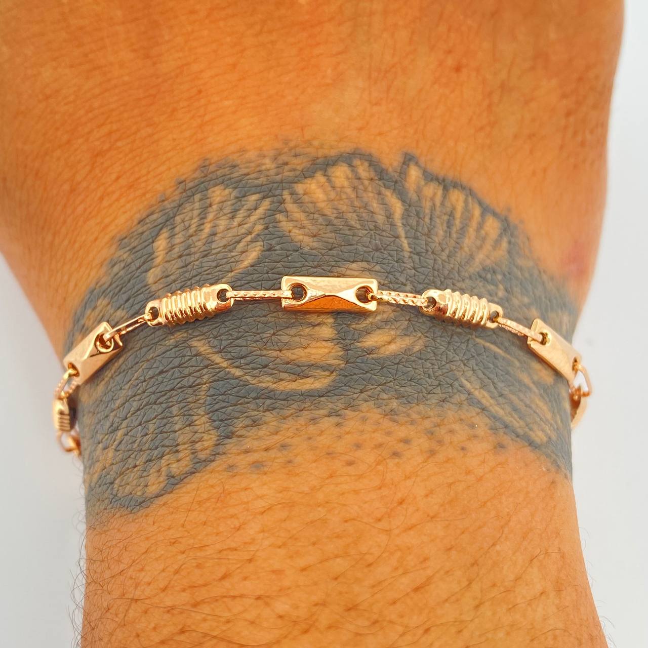 Pulso Rustico Barril 3.7gr / 8 3/4 in / 3.4mm Oro Rosa 18K %