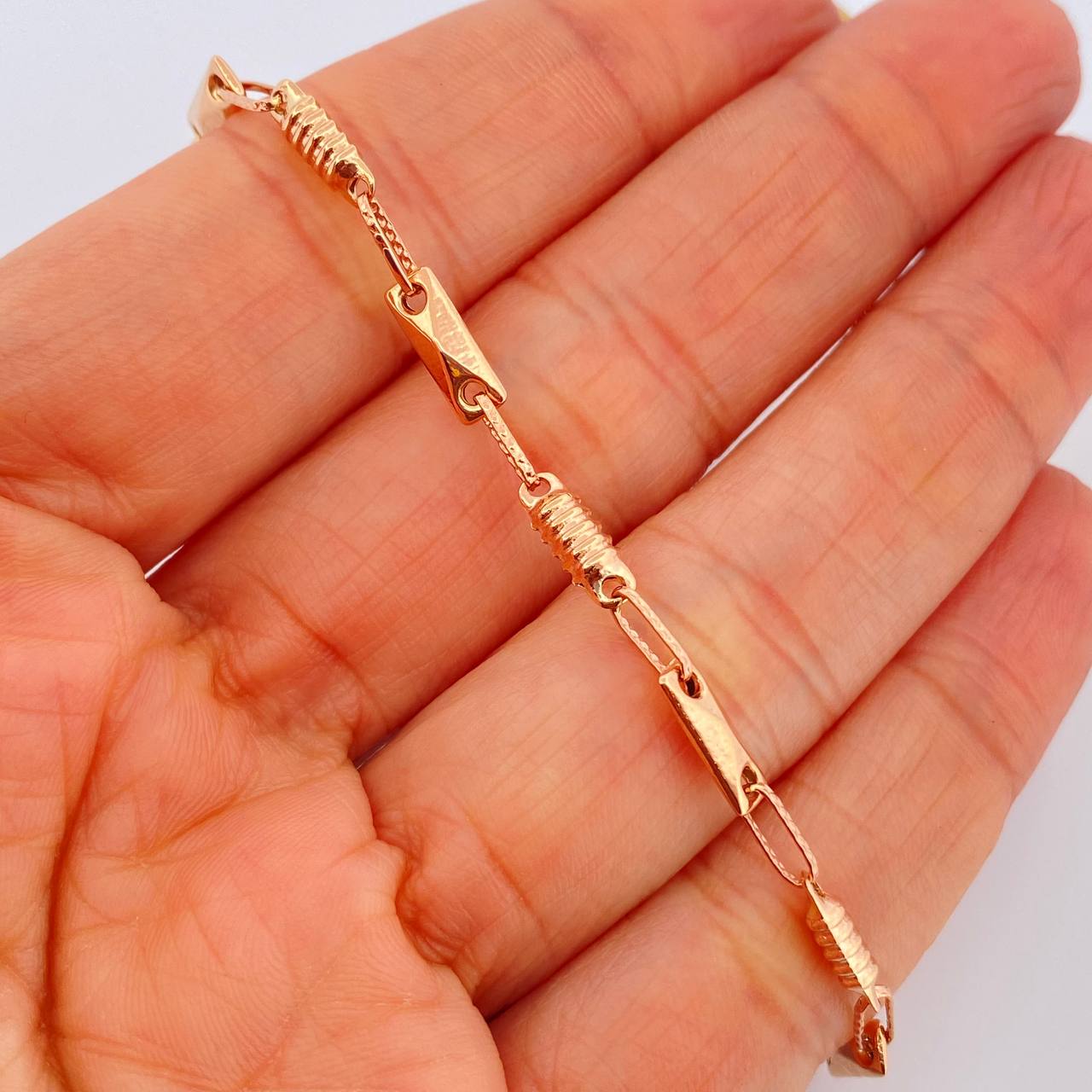 Pulso Rustico Barril 3.7gr / 8 3/4 in / 3.4mm Oro Rosa 18K %